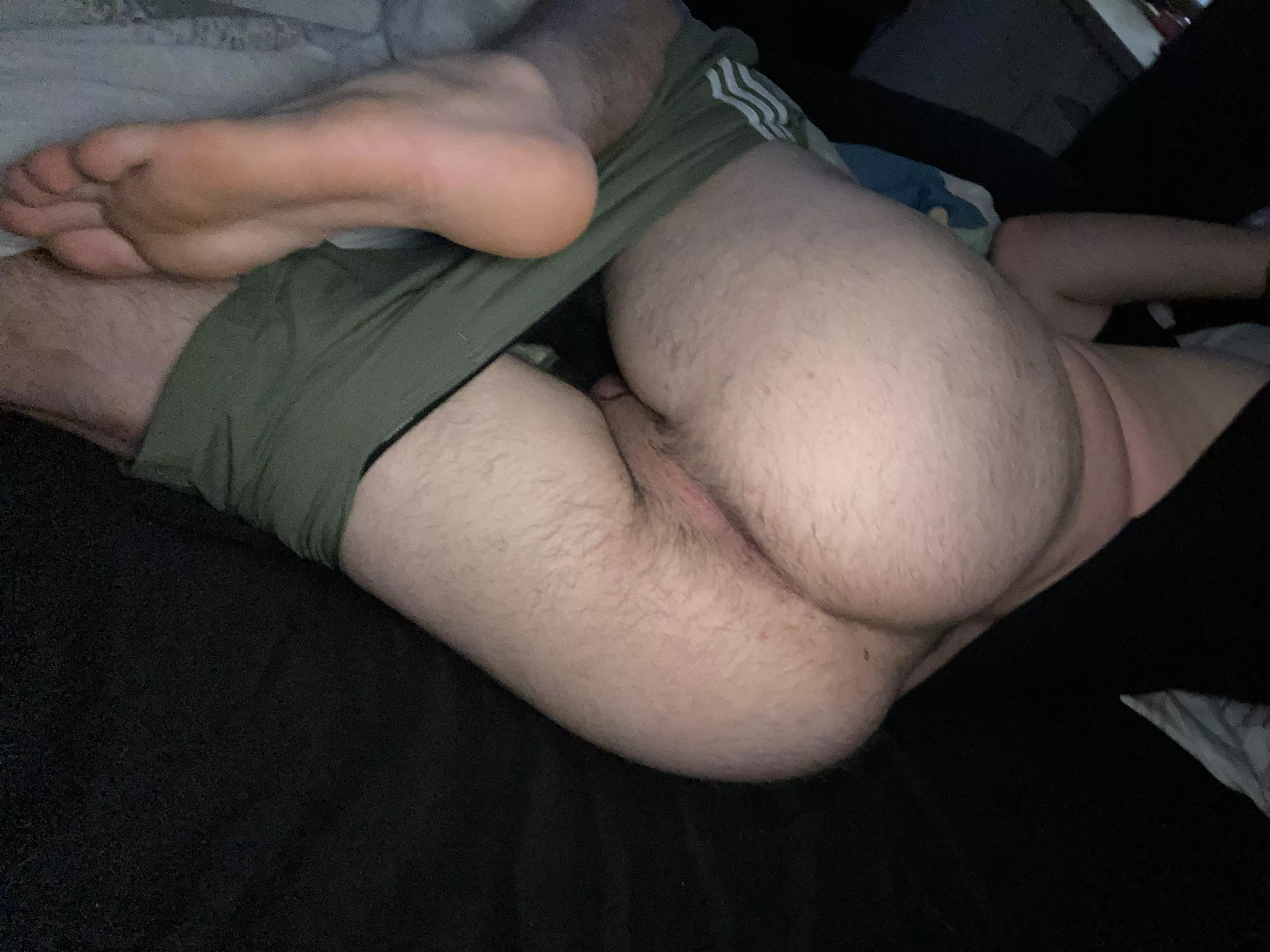 I love posting my manly ass