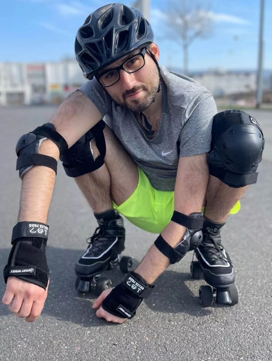 I love roller skating in good weather. Greetings from Germany