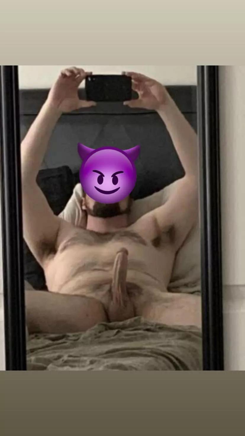 I love taking nudes with my mirror