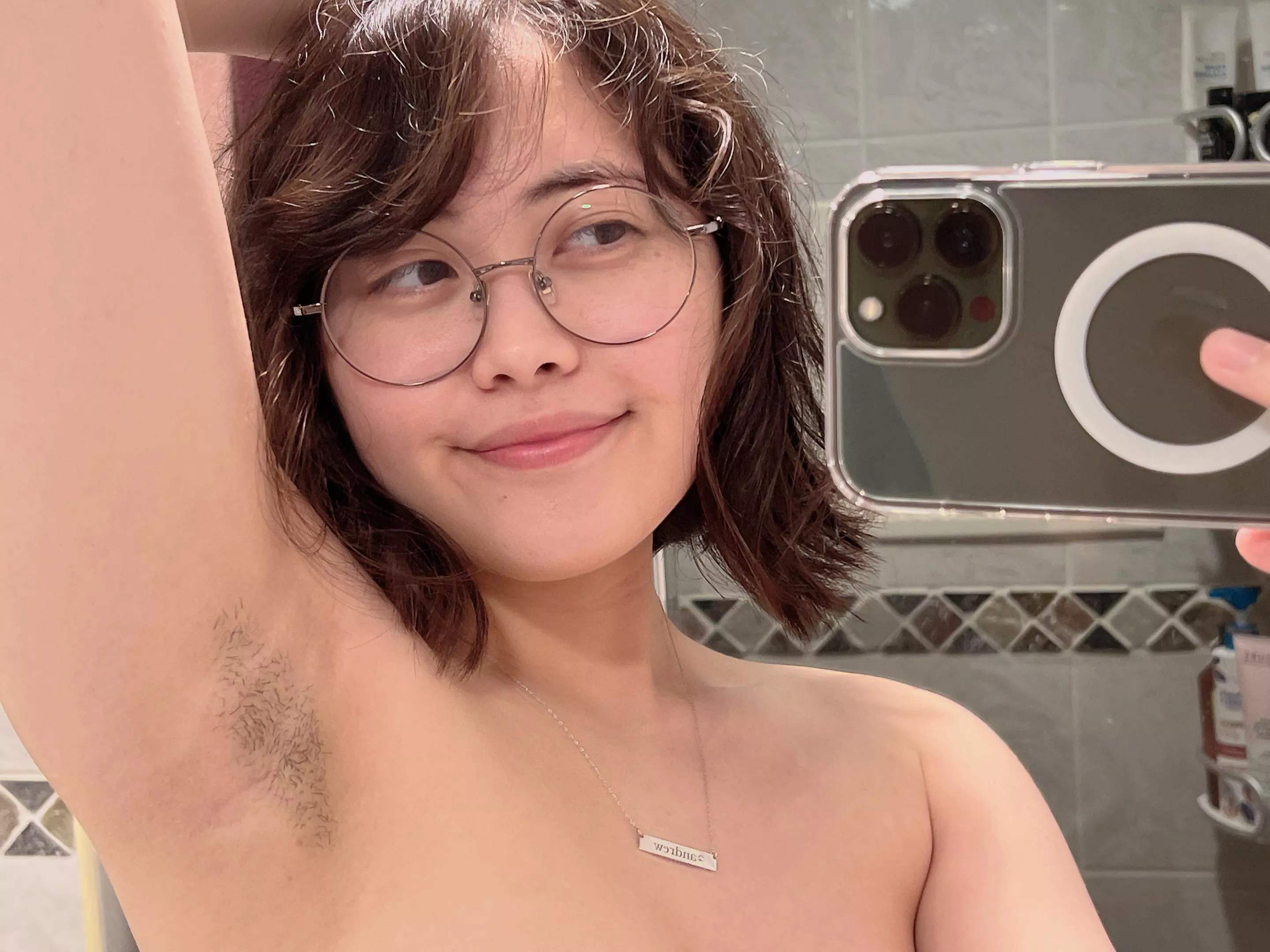 i love the lighter creases where my armpit folds 🥰