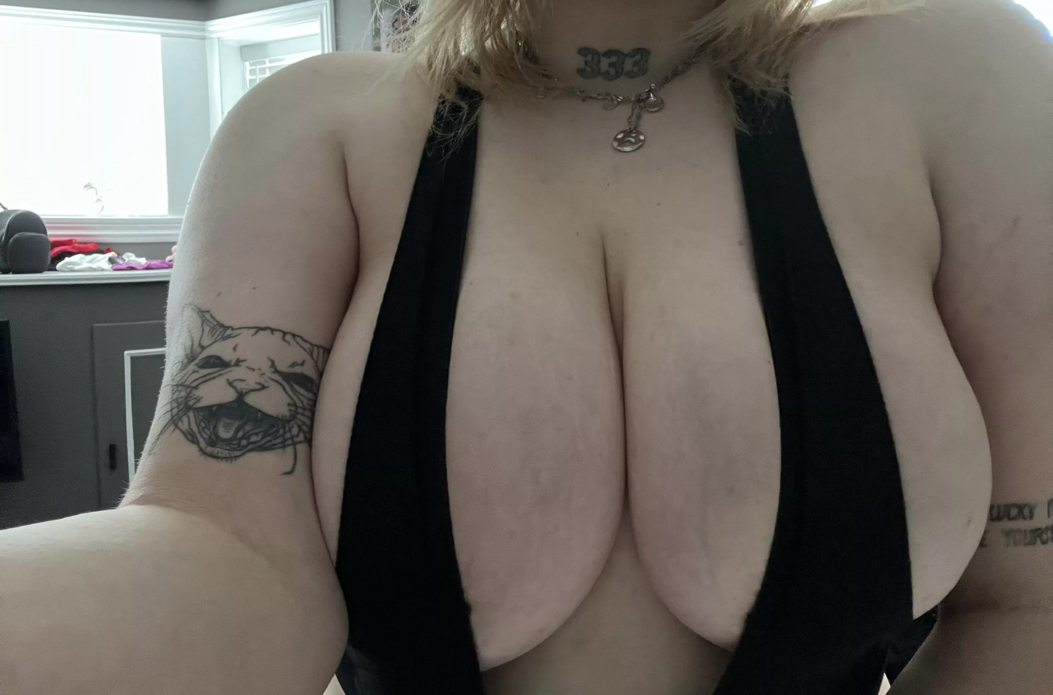 i need a cock between my big tittys