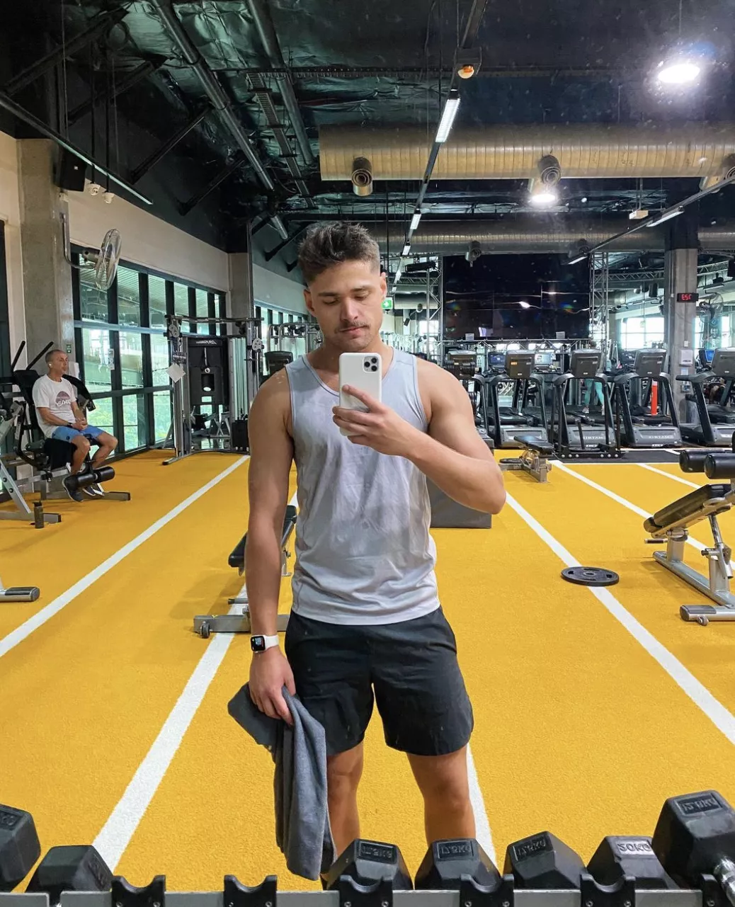 I need a gaybro gymbro partner