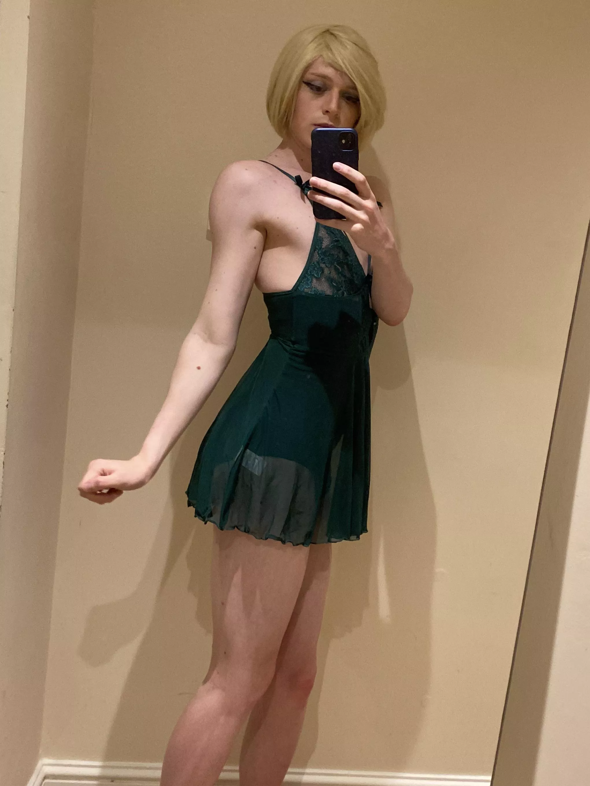 I normally just wear blue, but how do I look in green ðŸ¤žðŸ˜˜