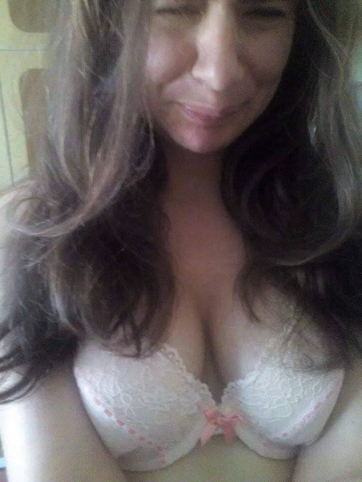 I ogt a cute bra [f]