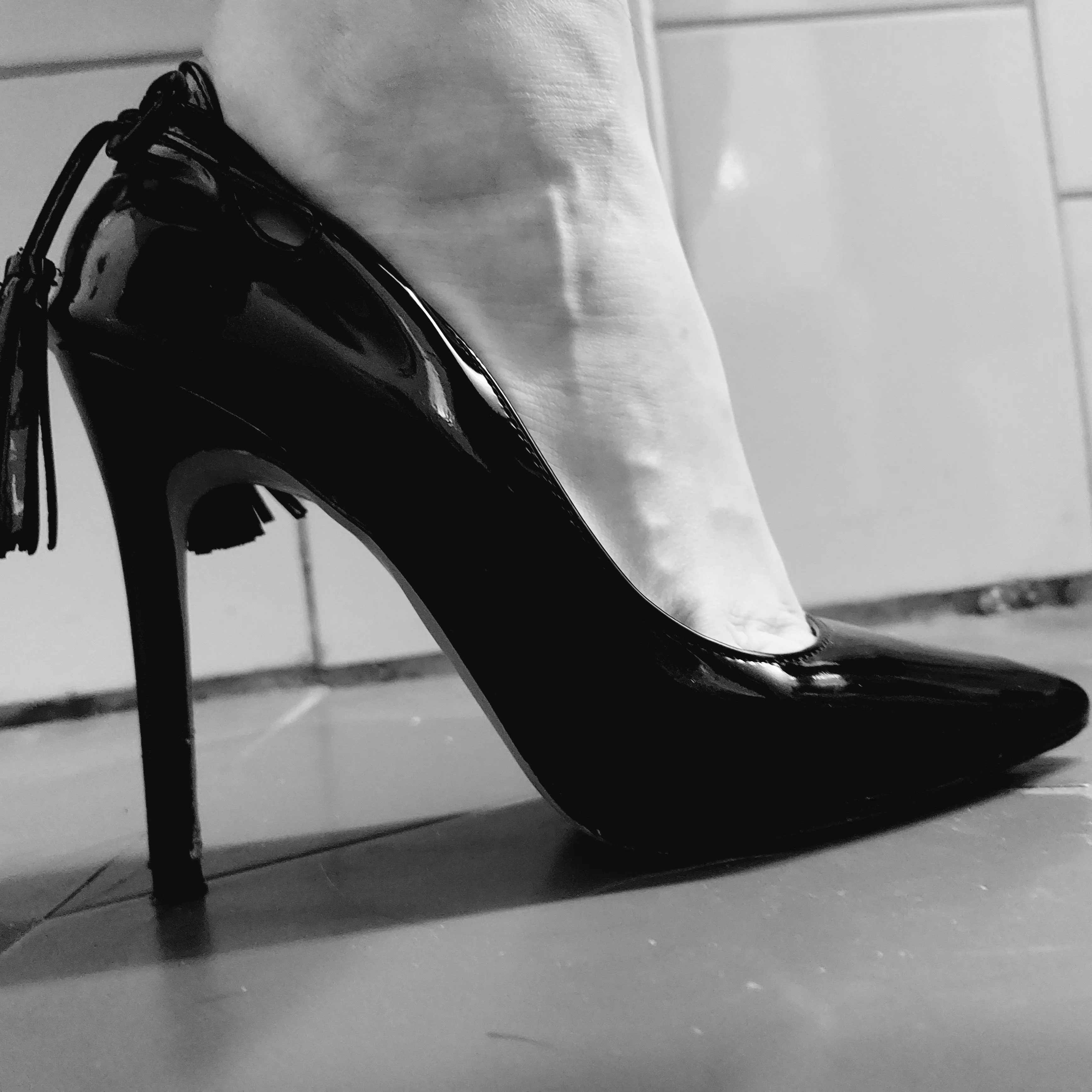 I really like this shoes. But i think i need nwe one with higher heels.