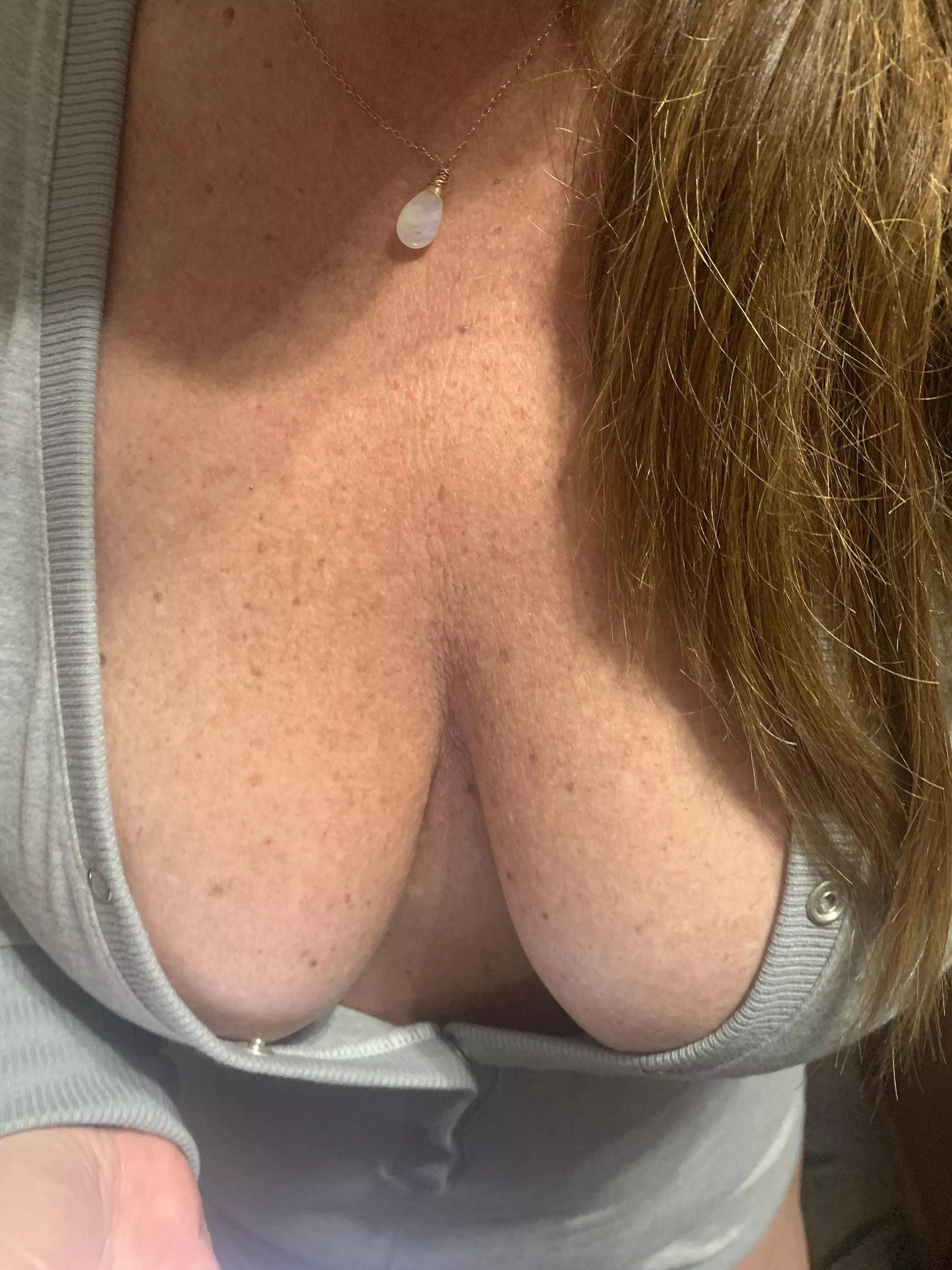 I think this is about the right amount of cleavage for Saturday (50)