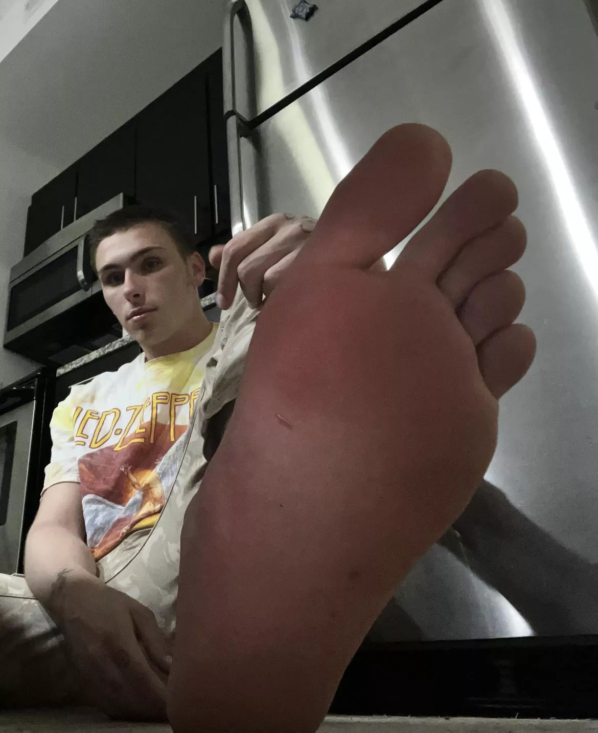 I wanna practice foot jobs who wants to be my volunteer?