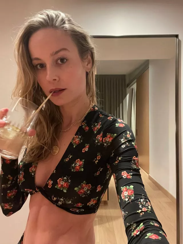 I wanna take turns face fucking Brie Larson with a bro