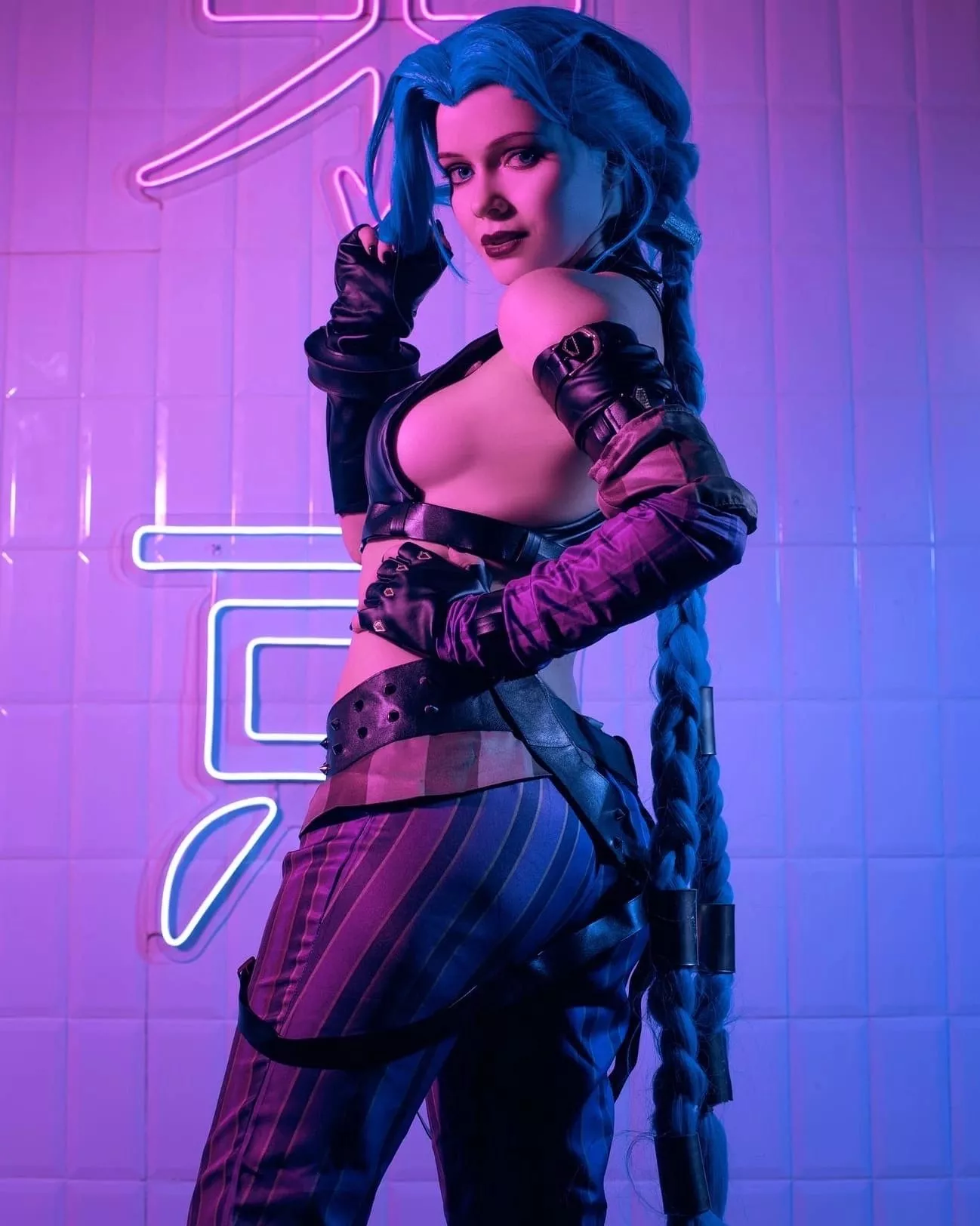 I wanna try something fun right now (Jinx cosplay by me)