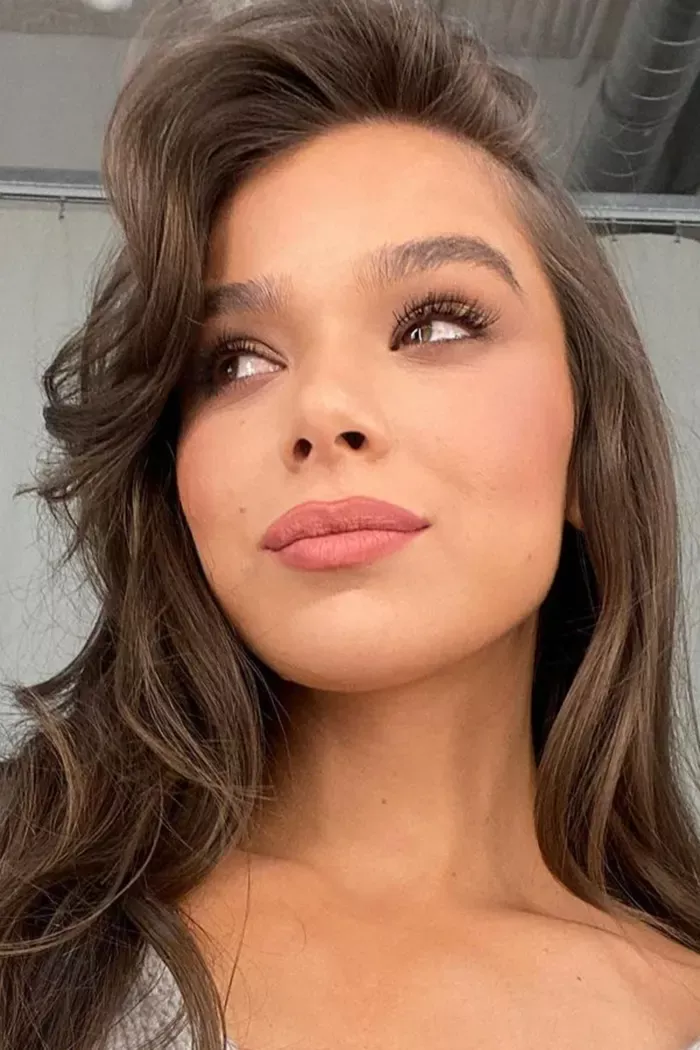 I want someone to make me burst and eat my load for Hailee Steinfeld