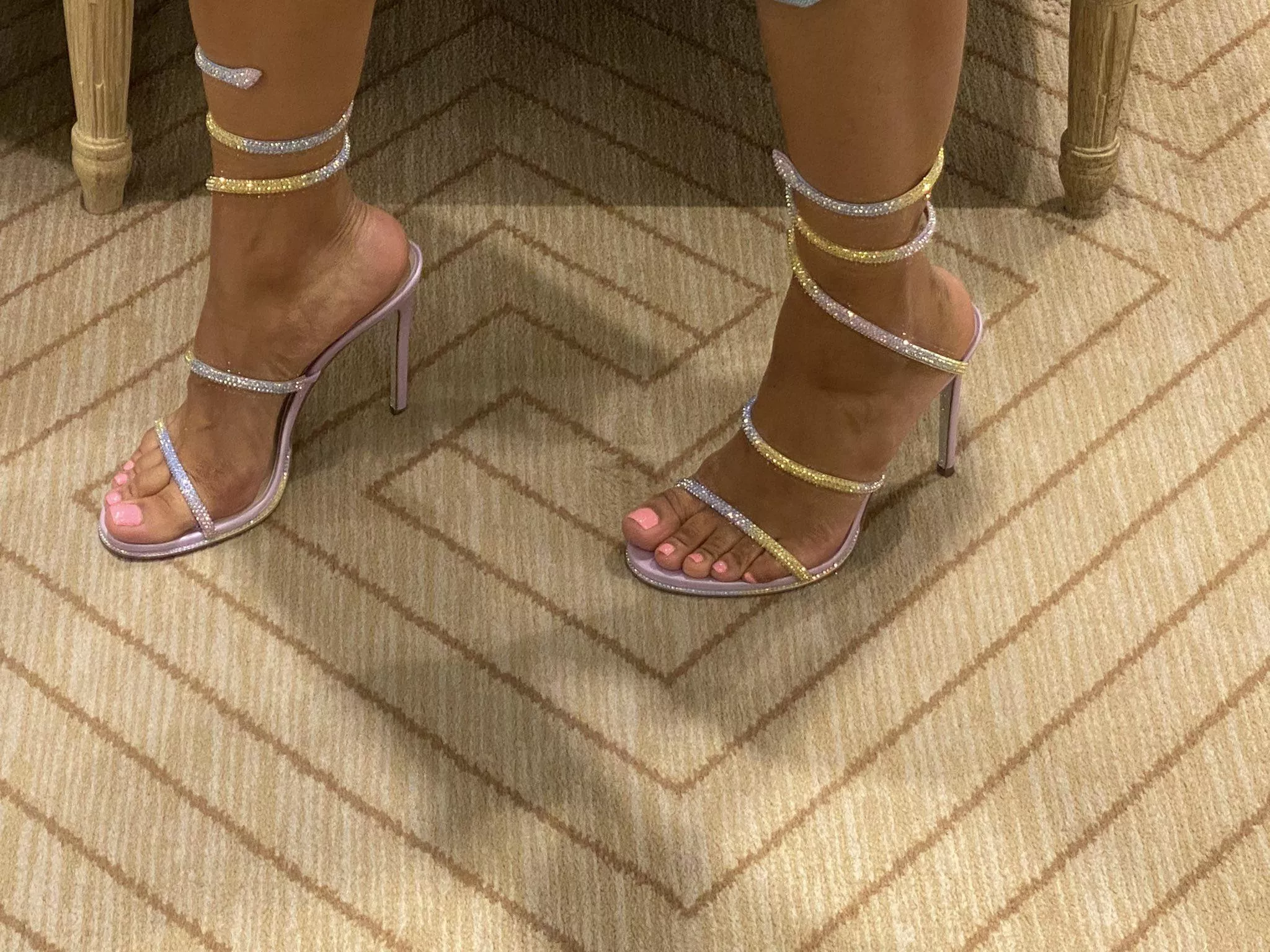 I want these designer heels so bad ! My pink toes look so good in them.