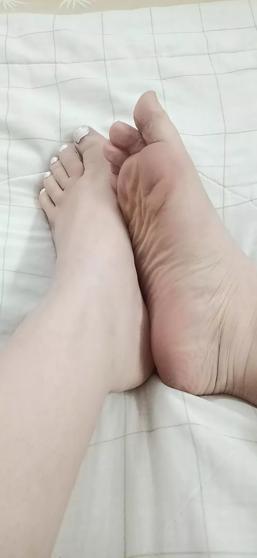 I want to take control over you with my feet 🔥😈