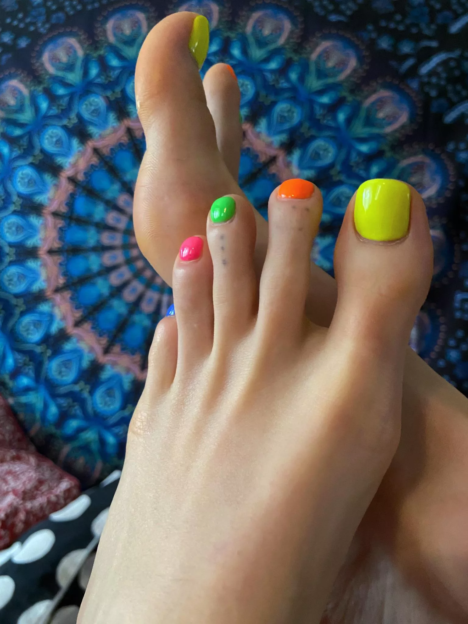 I want you to suck my sweet toes one by one