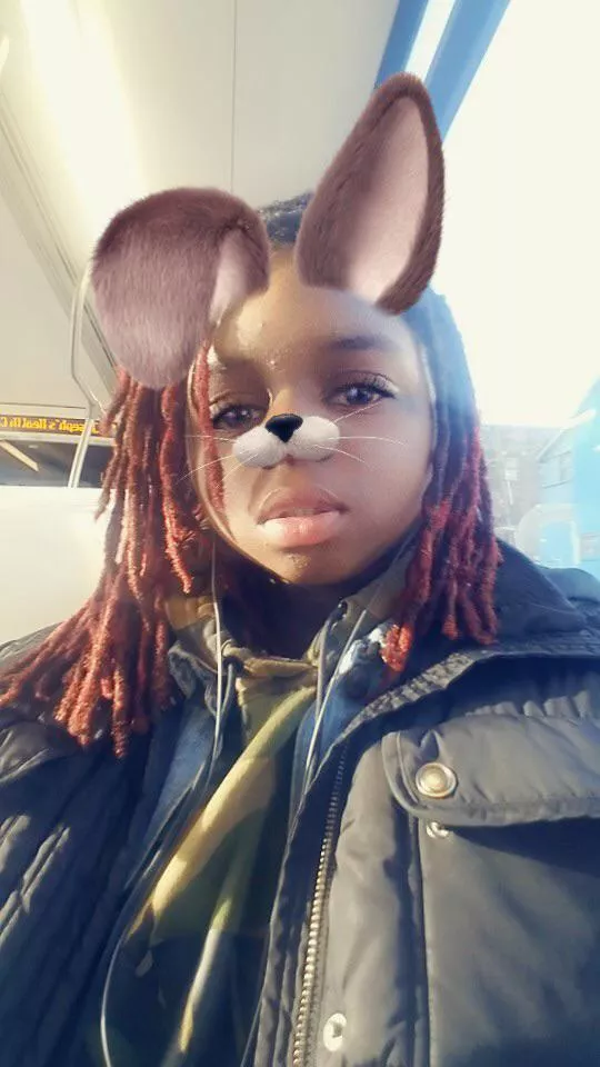 I would like to date someone but it’s hard to find people so hmu if u wanna talk. Im from Toronto and age range (18-20)