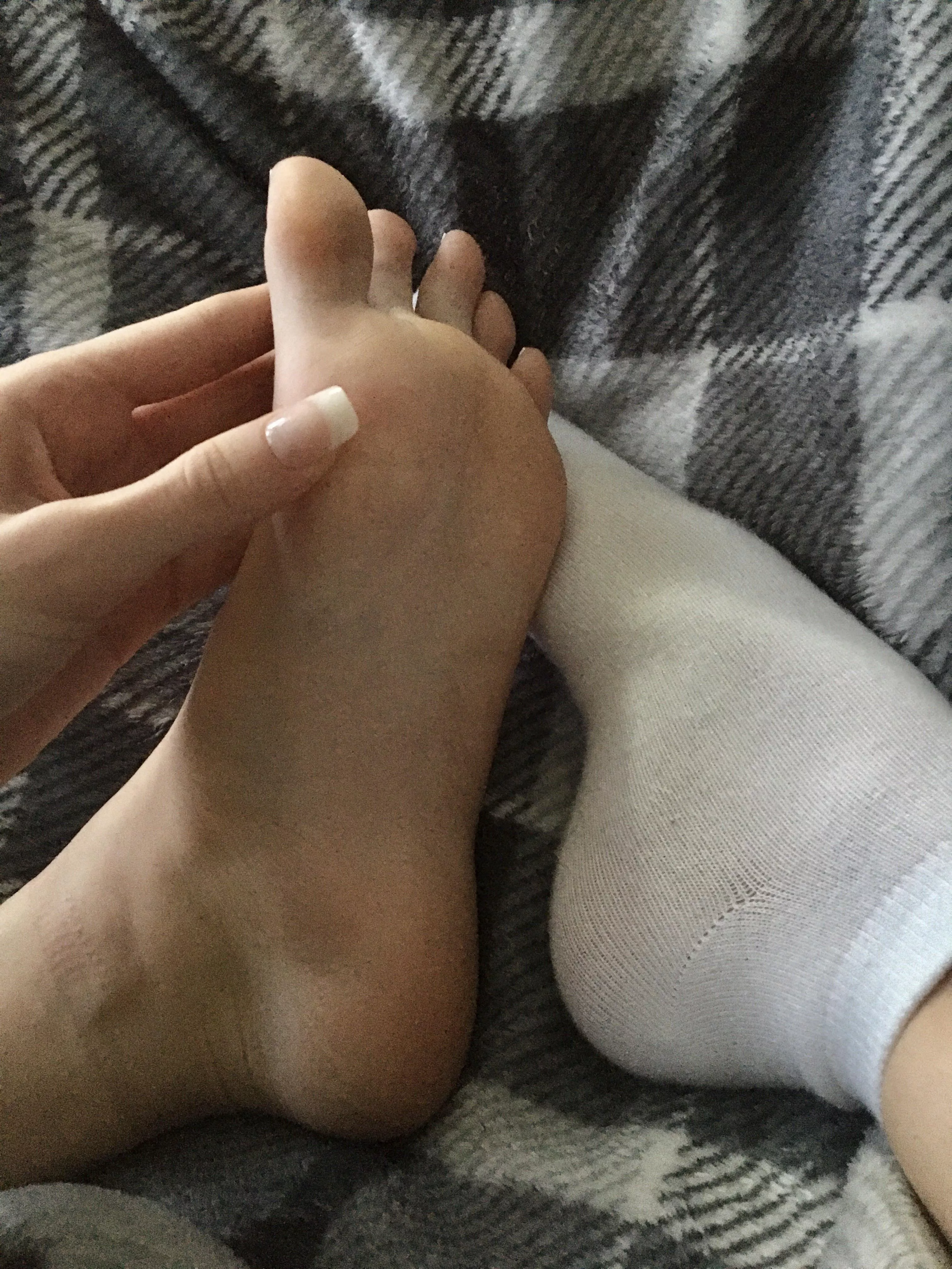 Iâ€™d love a foot rub ðŸ’•