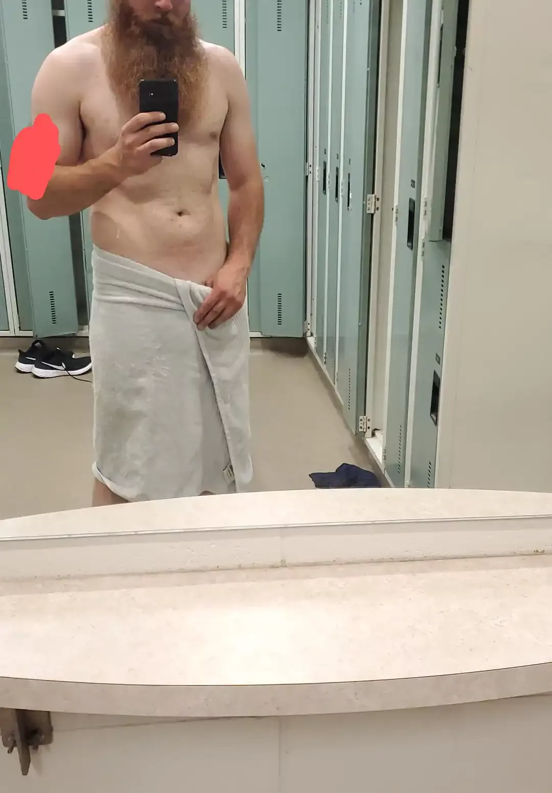 If enough people upvote I'll drop the towel 😏