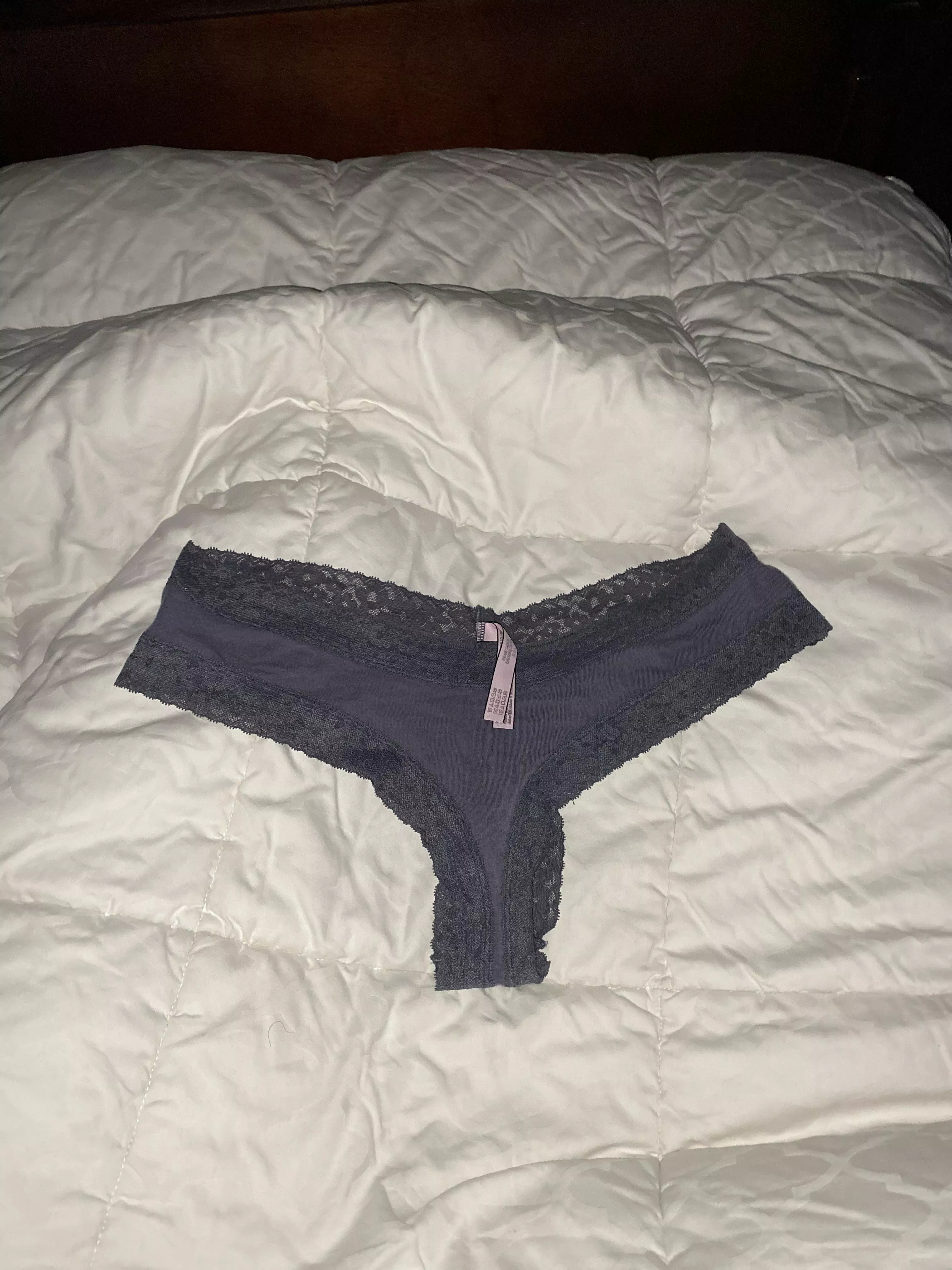 If only someone in the NJ area could come over and cum in my sisters panties with me.