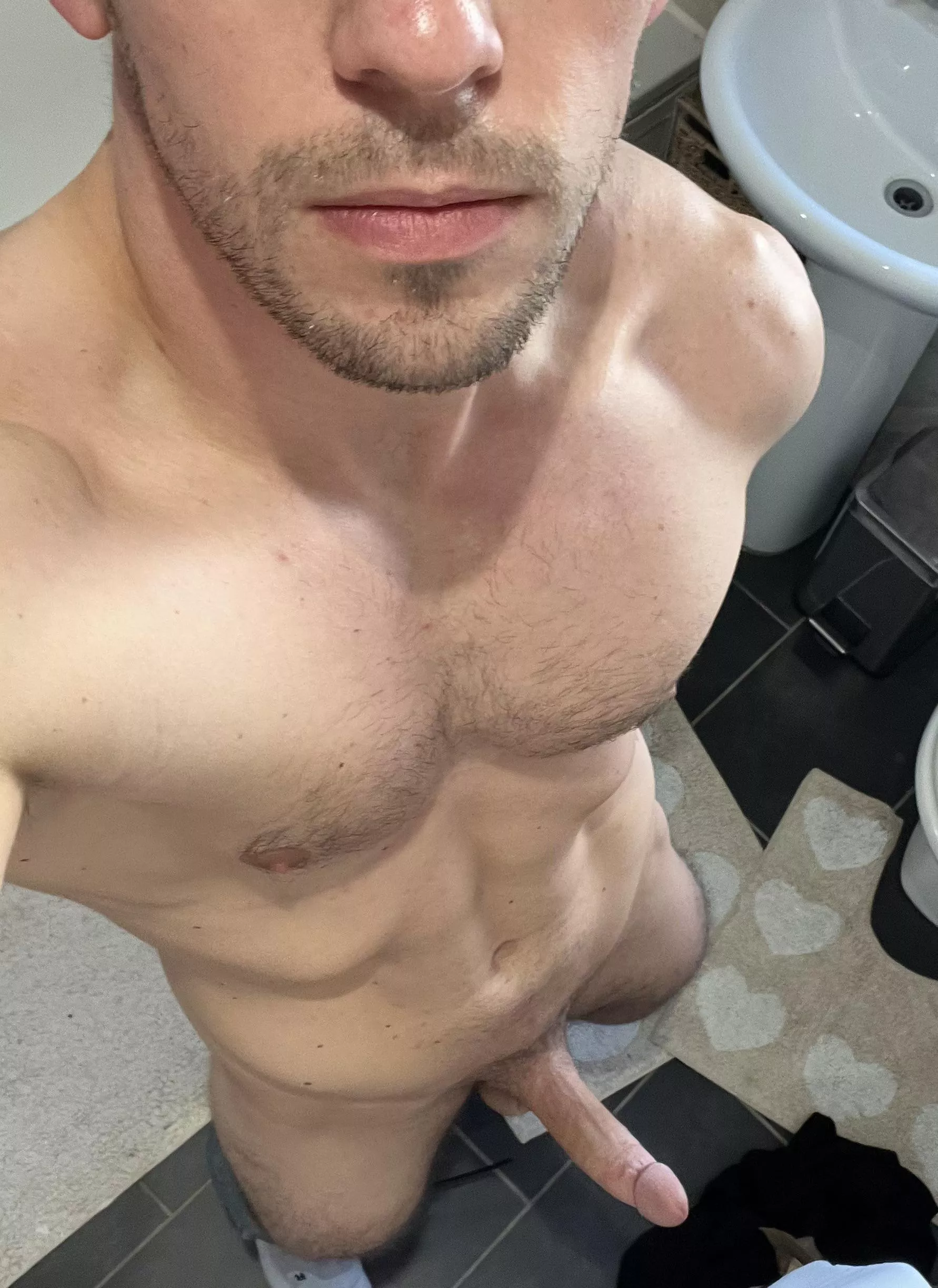 I’m 6’0 and 180lbs, muscular physique. Always wondered what it’s like to be dom’d. ready to let an experienced woman take control and make me their play thing. Dm me if interested. Kinks I’d like to explore: femdom, face sitting, edging, cum de