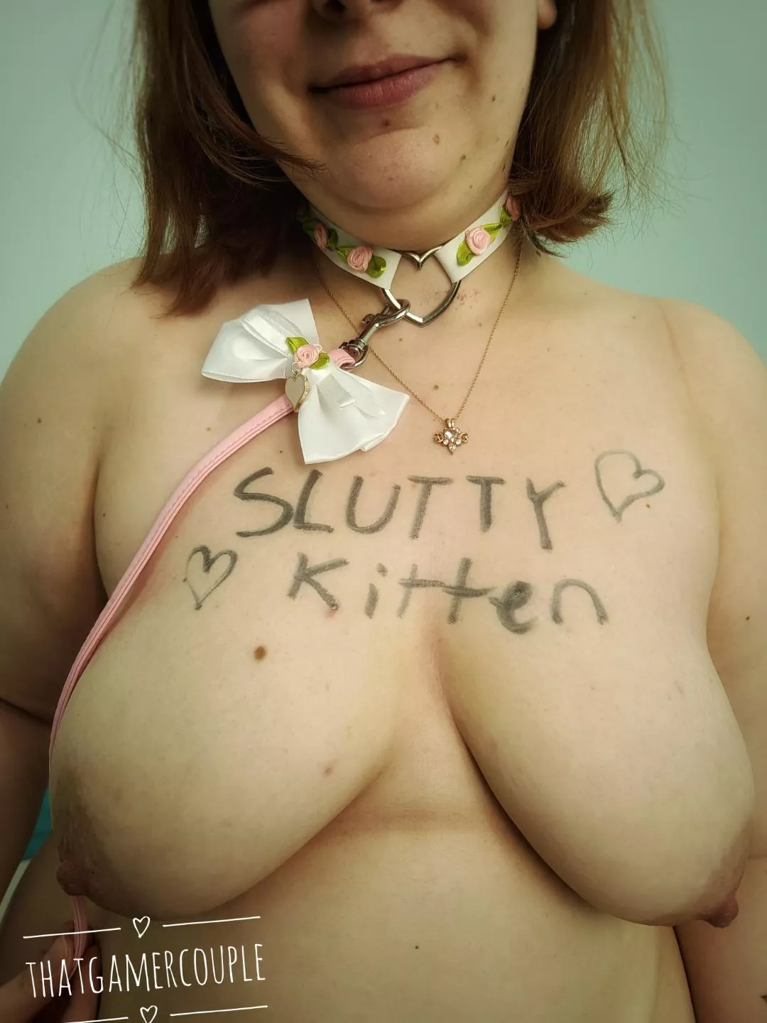 I'm a good slutty kitty and I know my place