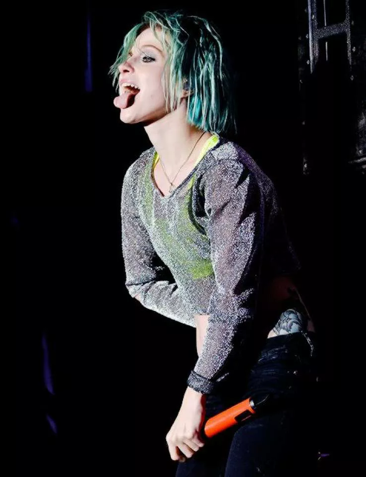 I'm always such a bi sub for Hayley Williams