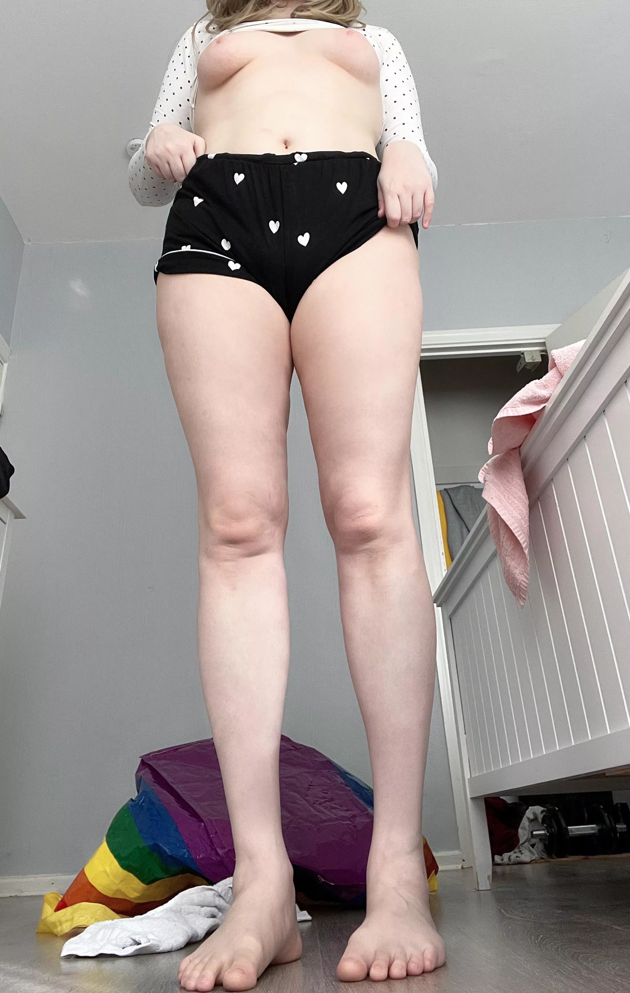 Iâ€™m basically all legs and proud of it! â™¥ï¸ [f]