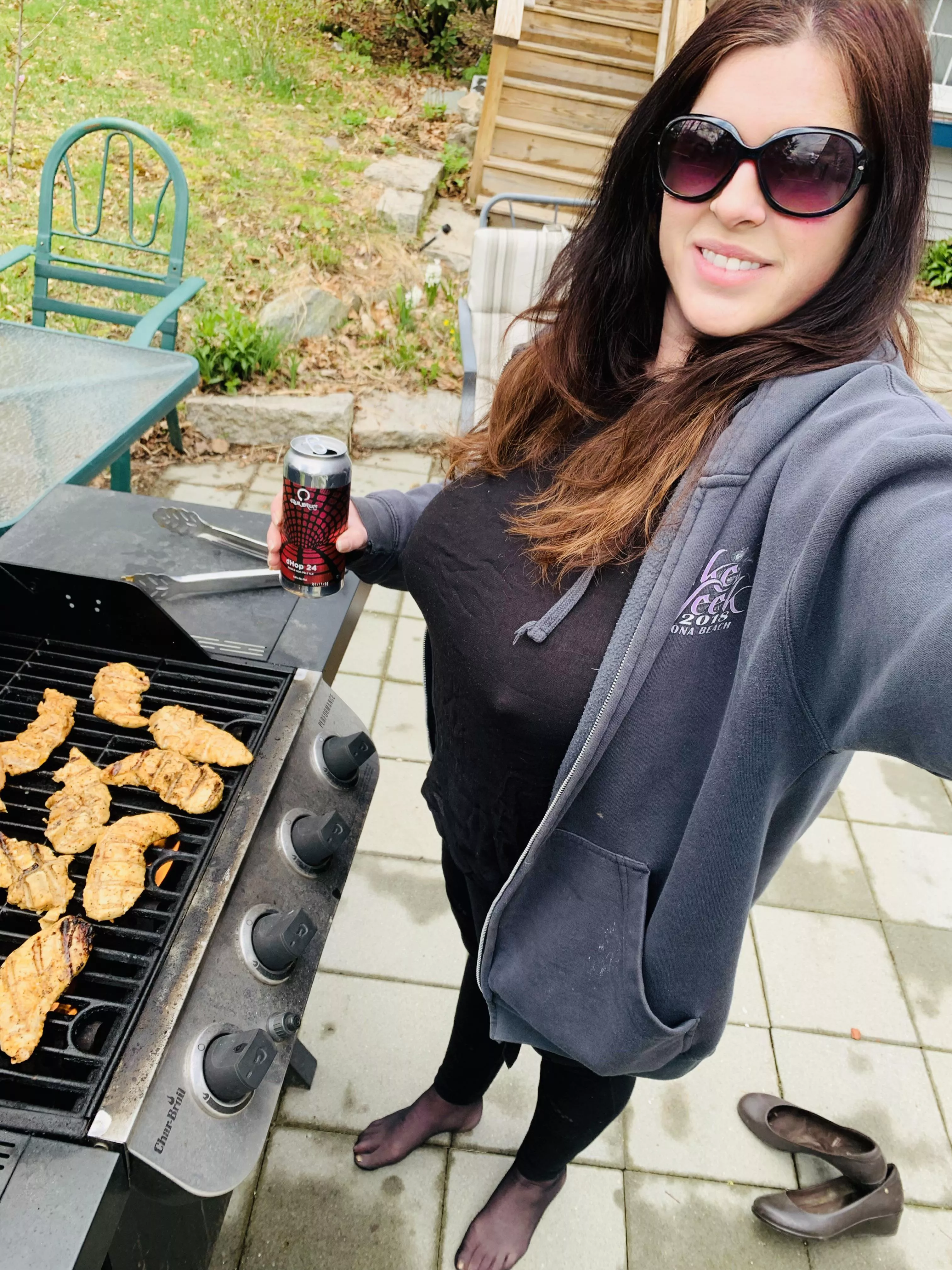 I’m so happy the good weather is here so, I can start grilling more. Grilled chicken to have enough for my salad’s for the work week. That way my ass doesn’t get any fatter and I can have more craft beer.