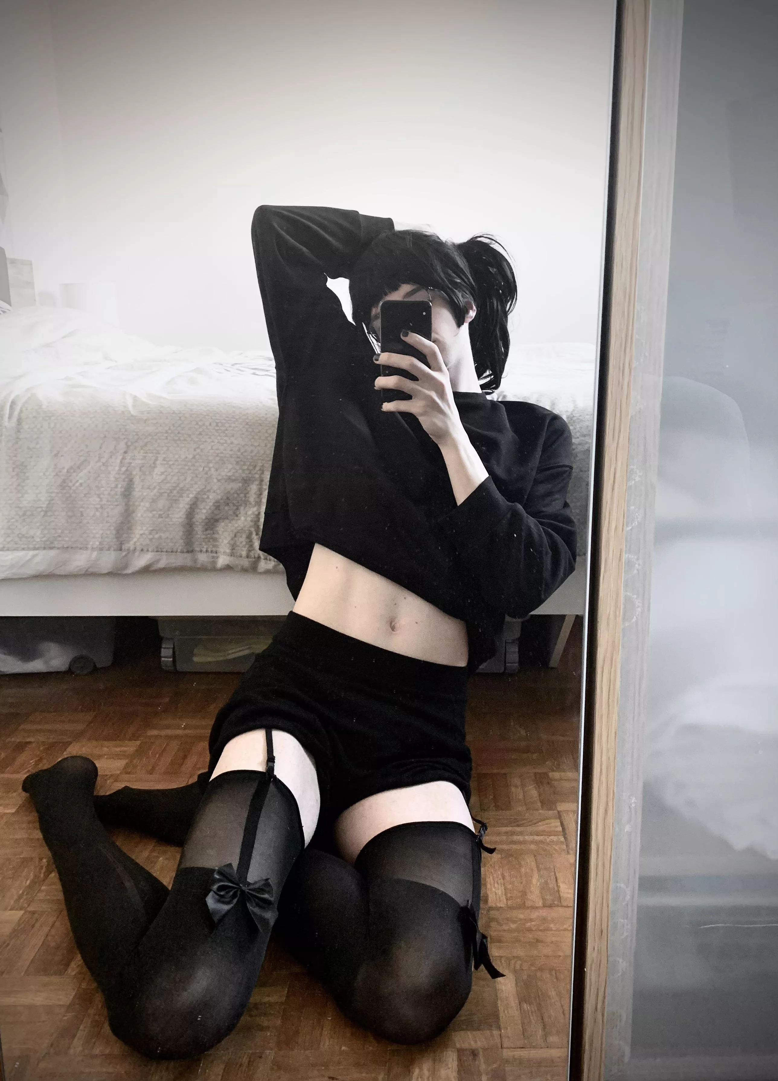 I’m ur new goth femboy 🖤🥰🖤