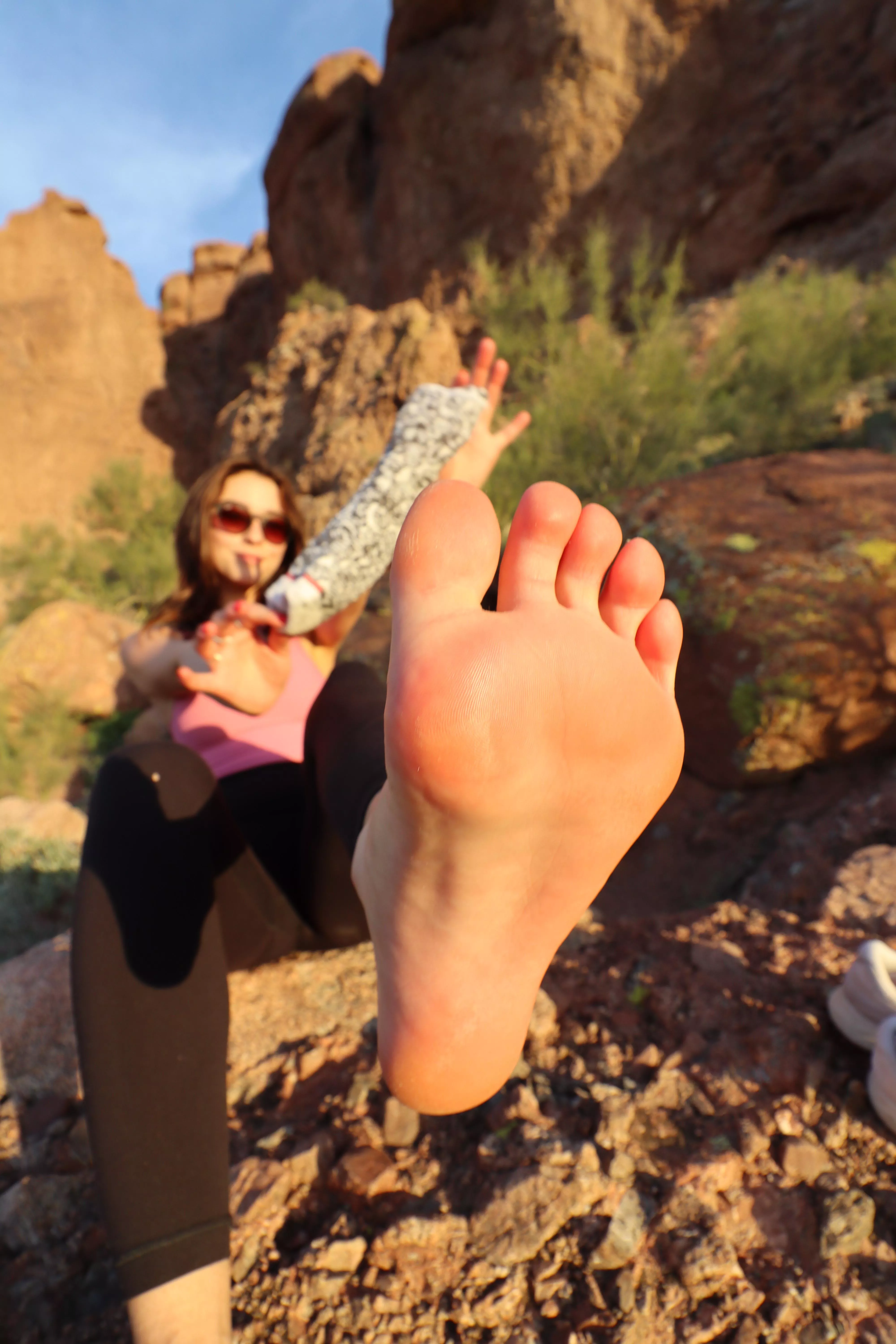 Imagine we take a quick break from our hike. But instead of getting water I make you worship my stinky, sweaty feet 🤪