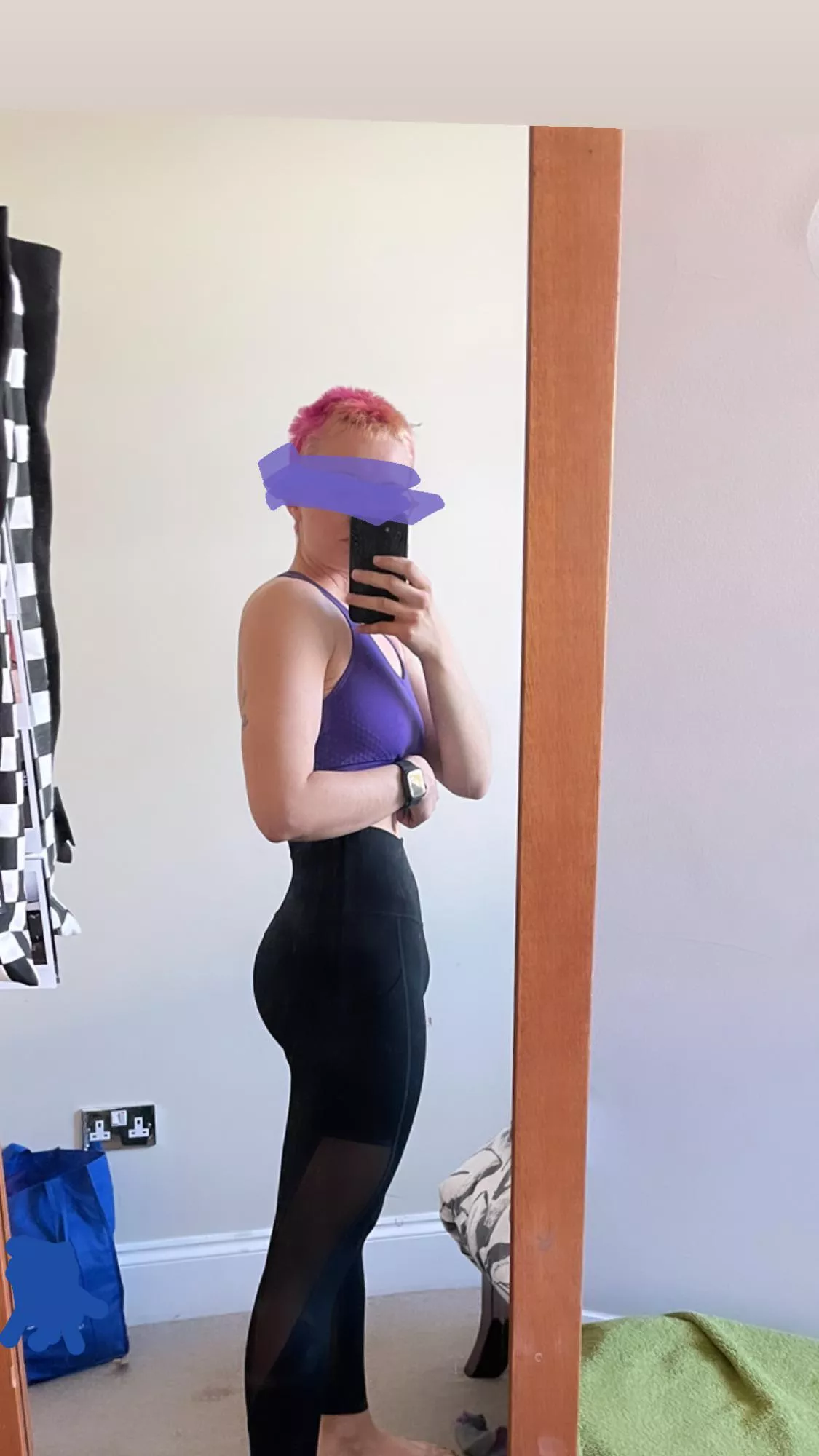 in my favorite gym leggings (and i know i have a bit of a fat pussy)