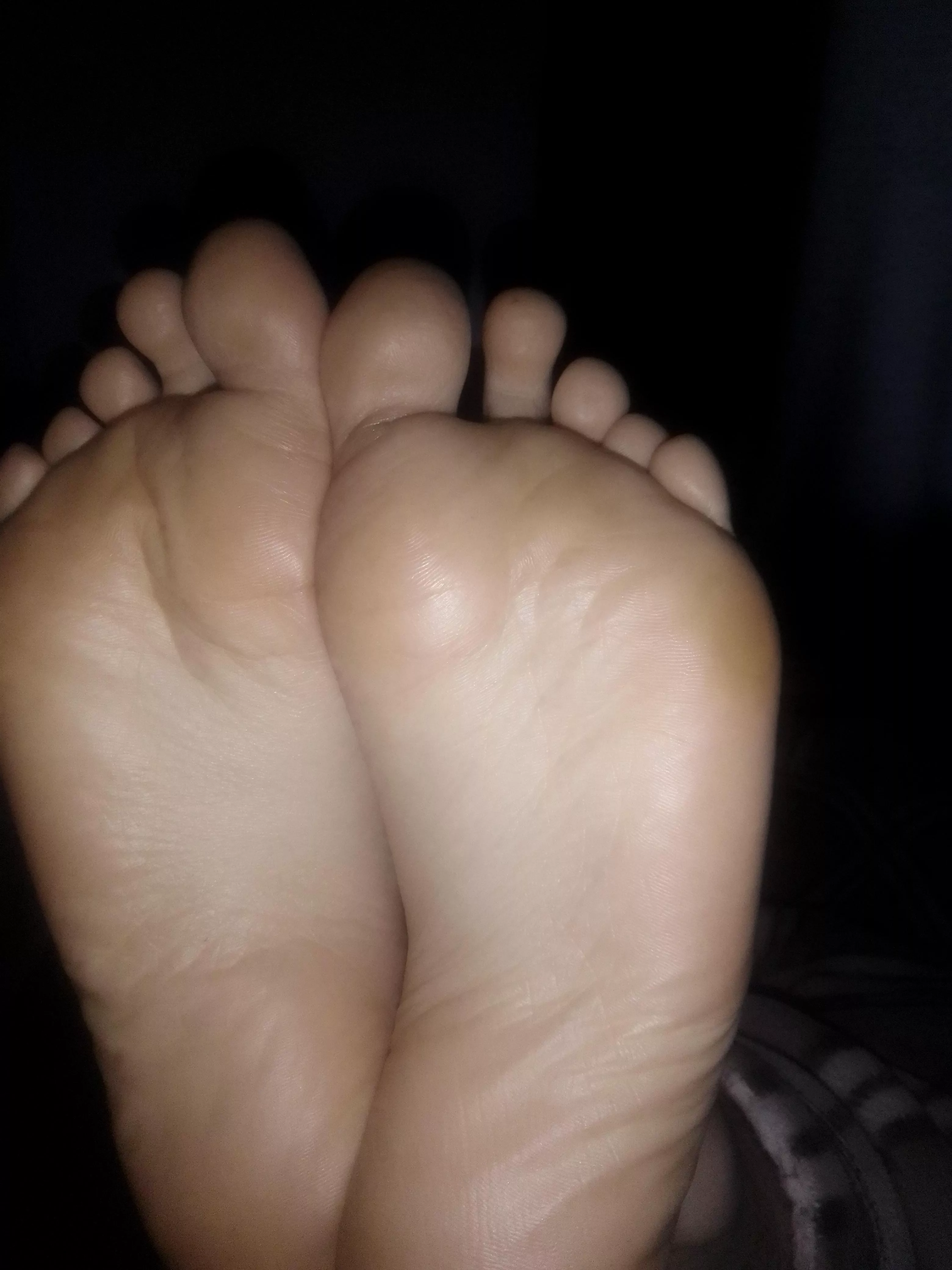 inhale the scent , lick my sole's and suck these toes.