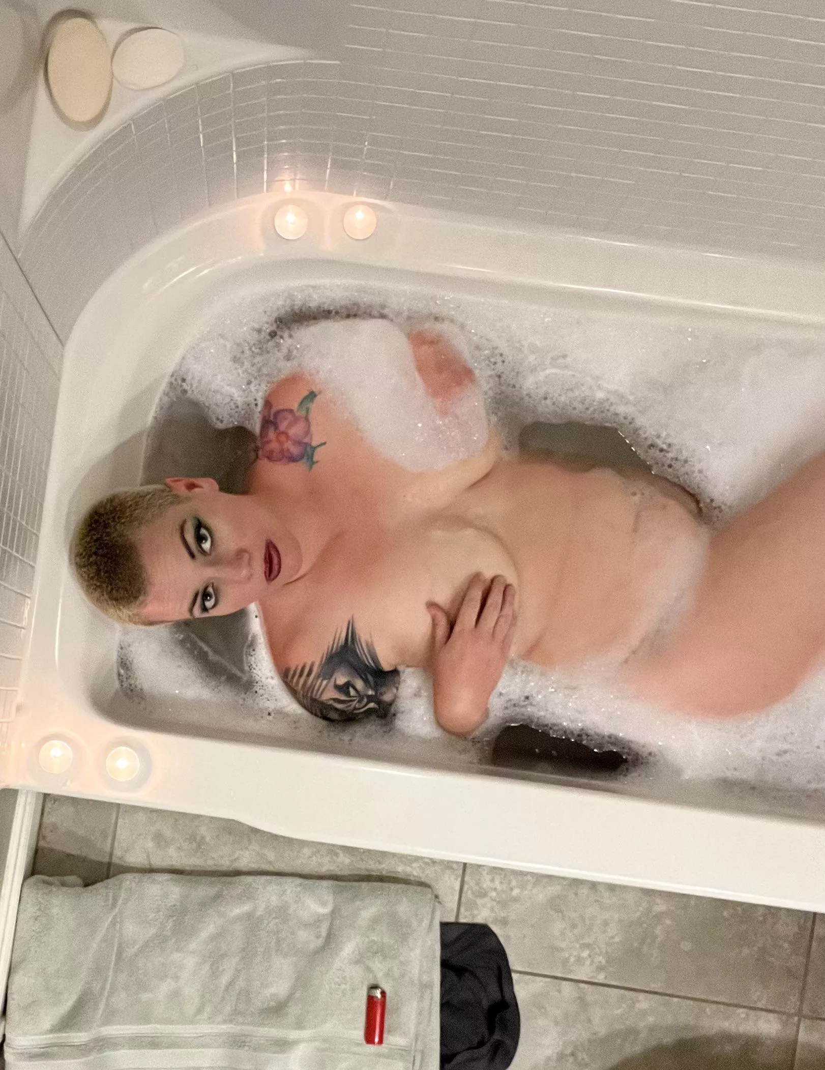 Is a cougar taking a bath a wet ass pussy?