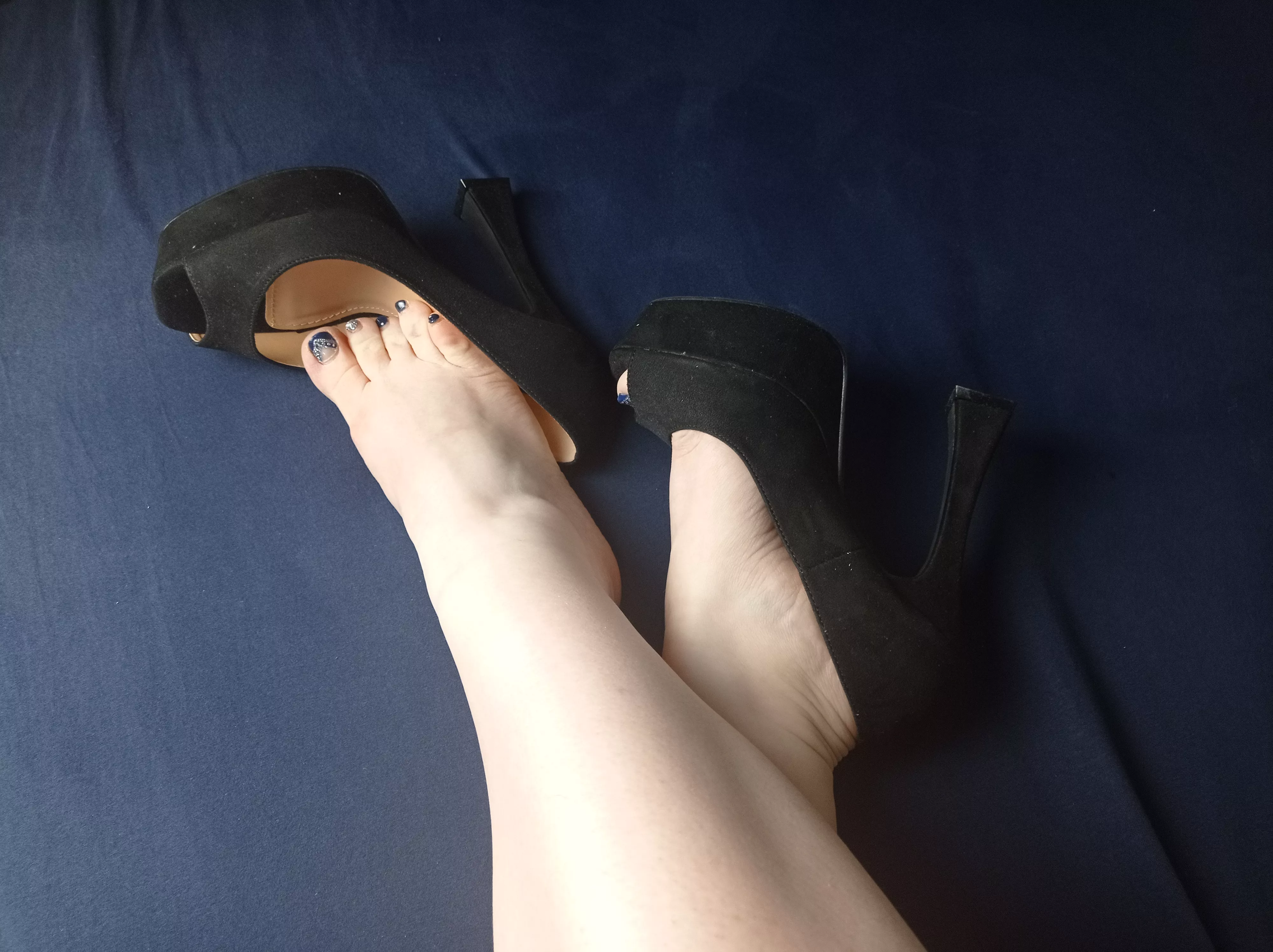 Is it naughty to be in bed in my favorite pumps? ðŸ‘  ðŸ‘£