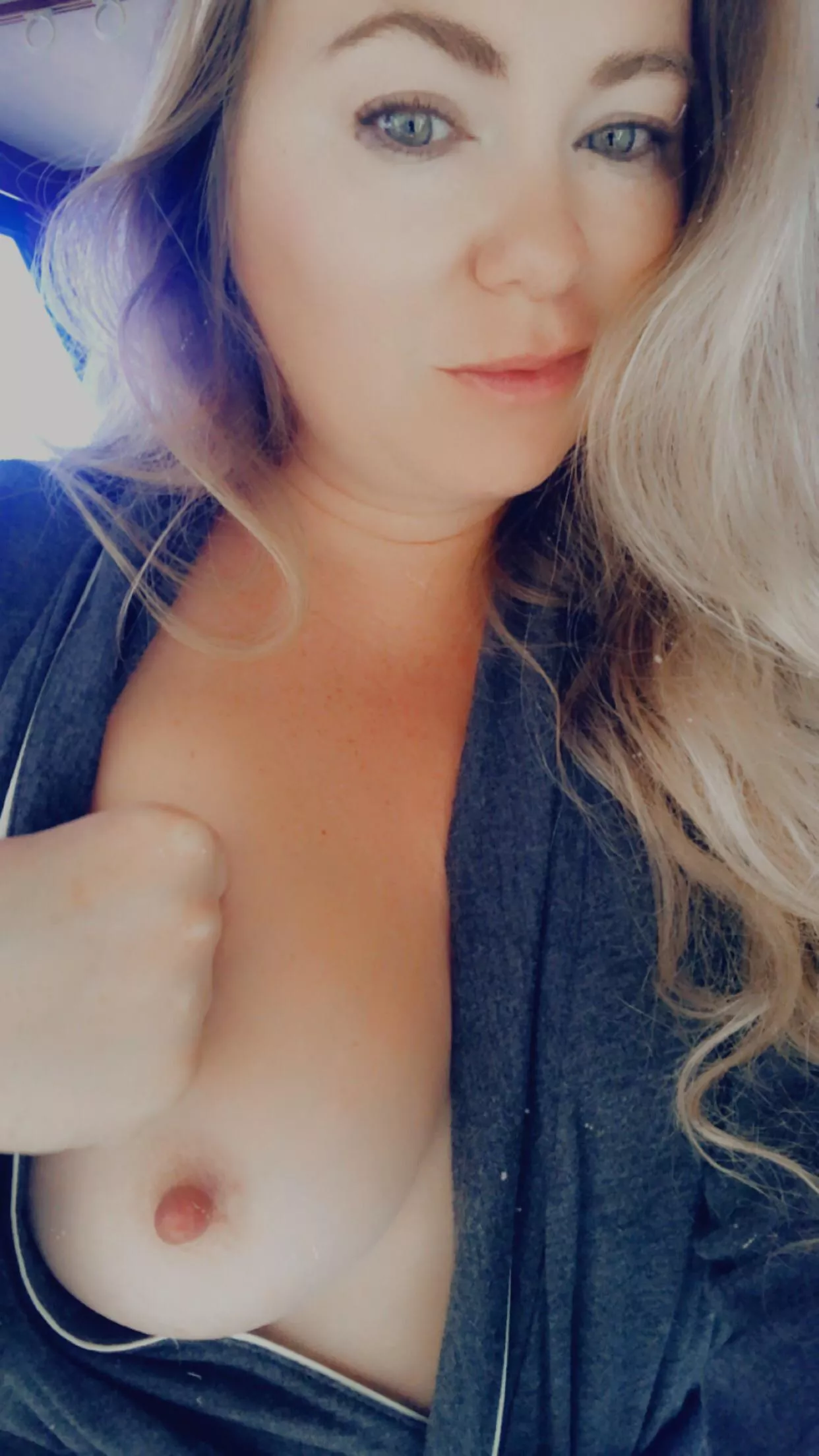 Is this sleepy mom fuckable?