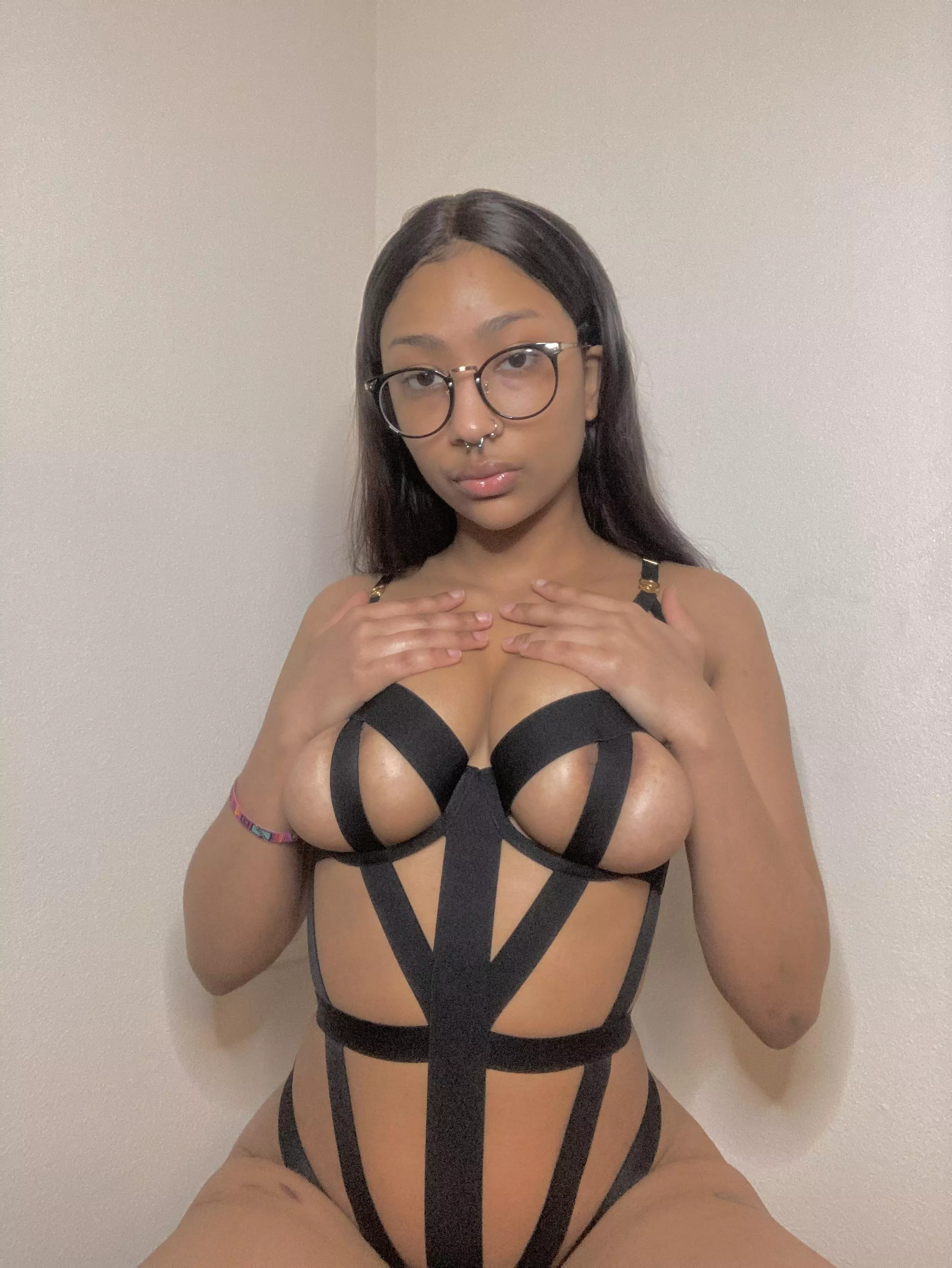 Isn’t it sexy how my tits spill out of this bodysuit?🥵