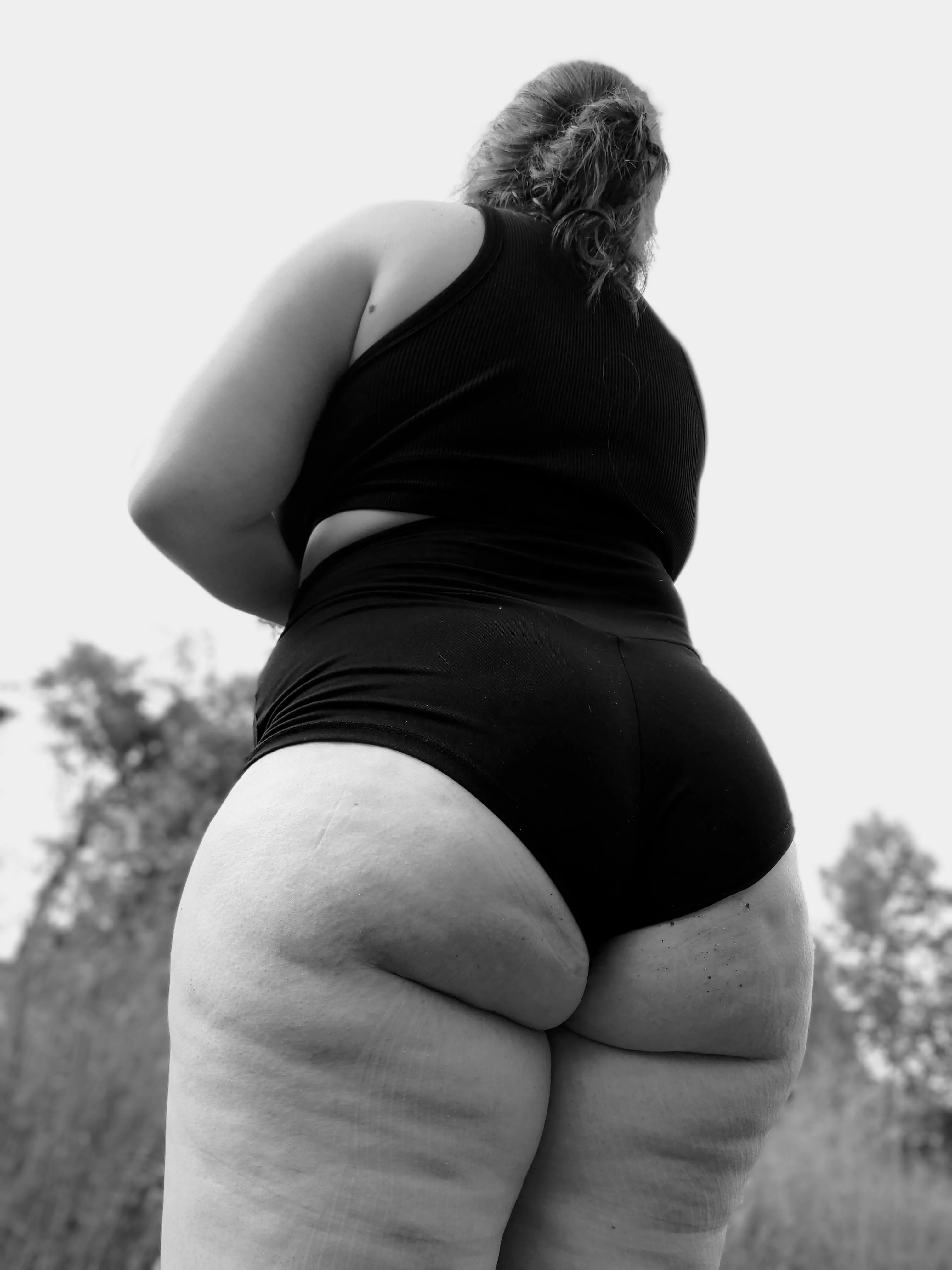 its a black and white booty kind of day