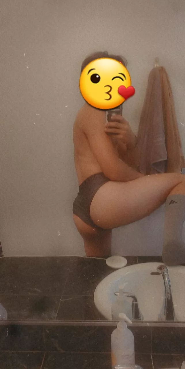 ive been craving a hard cock and a mouth full or ass ful off cum from a transwoman or femboy (M20)