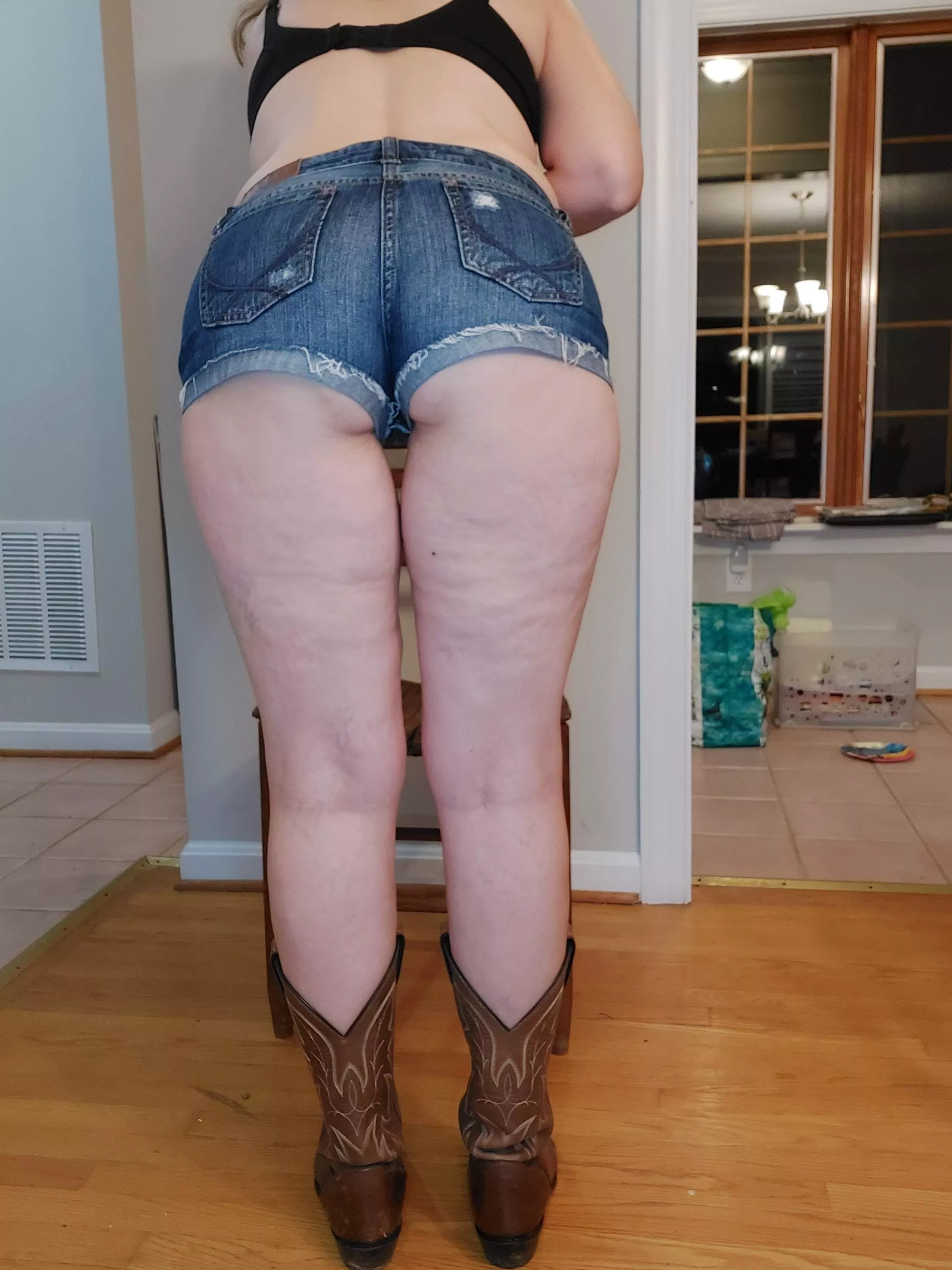 I've been told by a now ex-husband that the boots and dukes look doesn't suit me because of how my legs look in them. That's one reason why he's my ex husband now because I've learned some guys enjoy this look!