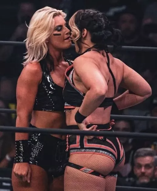 Jamie hayter & Toni storm