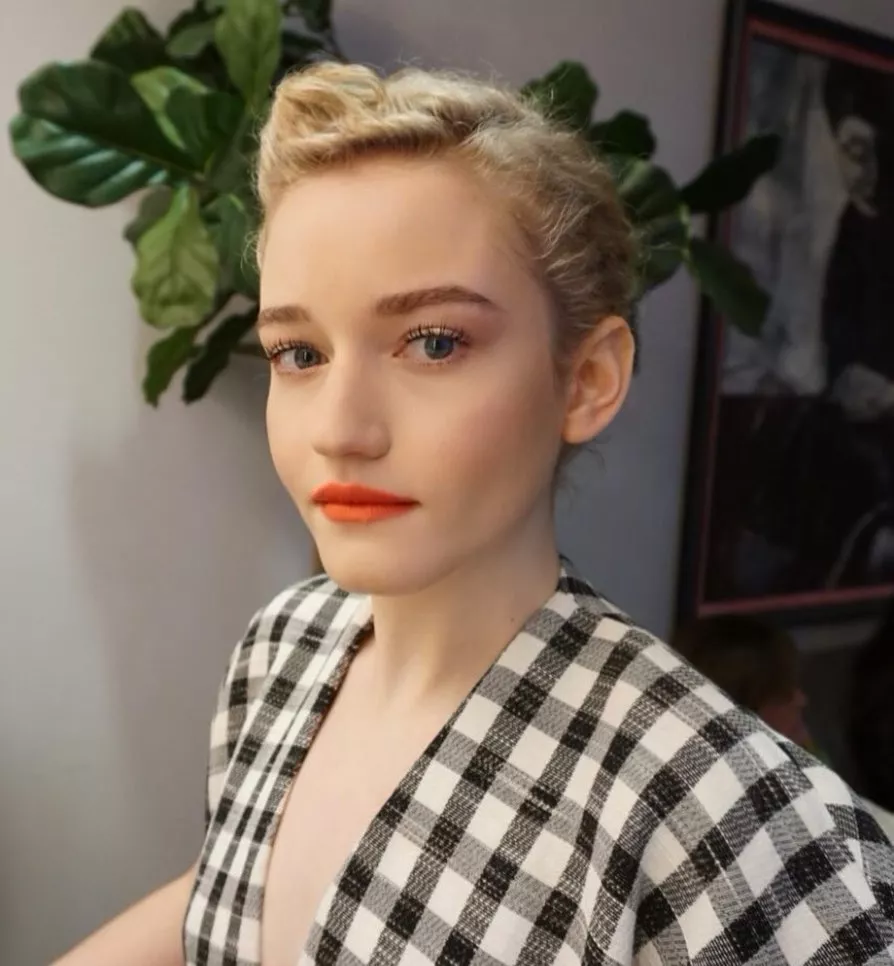 Julia Garner