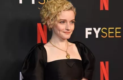 Julia Garner