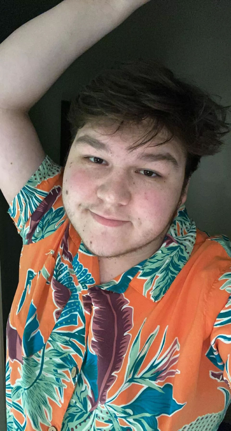 Just a cute 19 yr old gaymer top that wants to get to know you, and fuck you