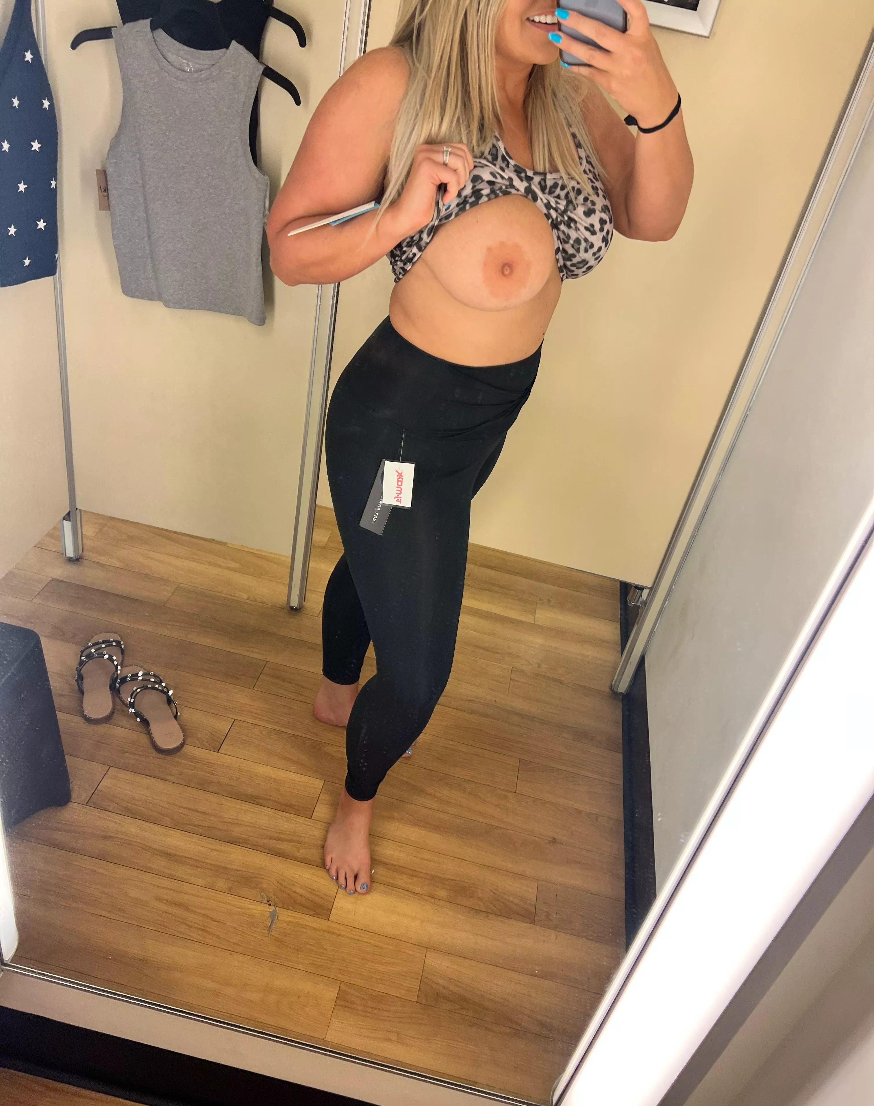 Just a mom out shopping..now fuck me in the dressing room