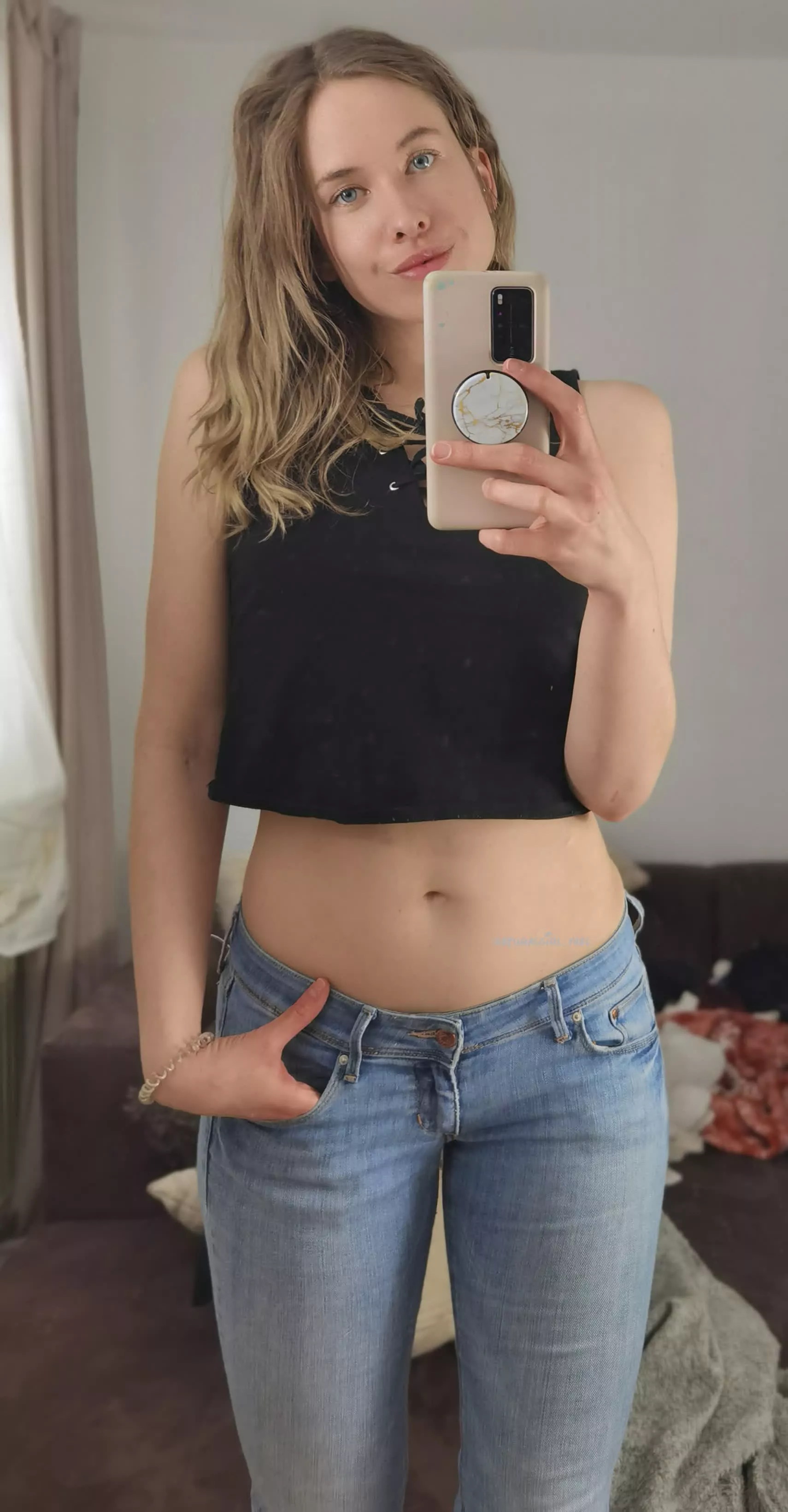 Just a simple crop top, hope you like it :)