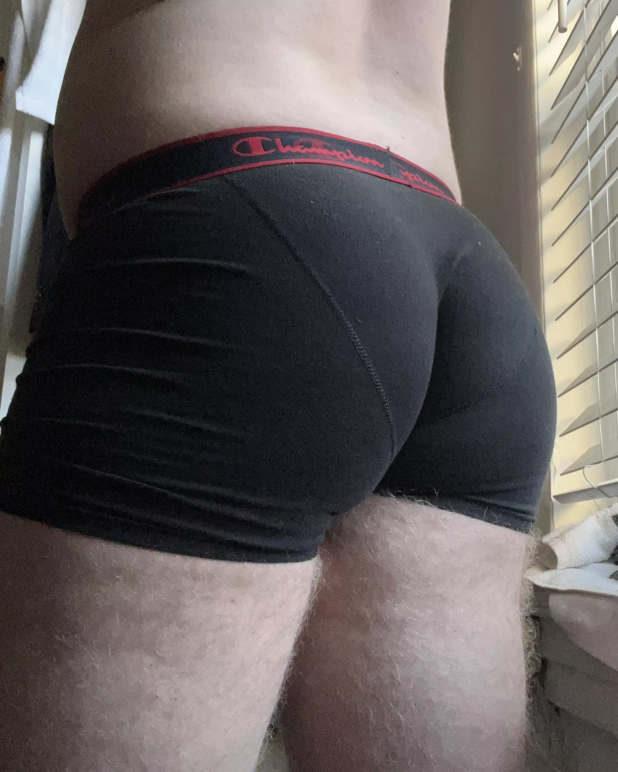 Just came back from a sweaty run, message me! 🤤