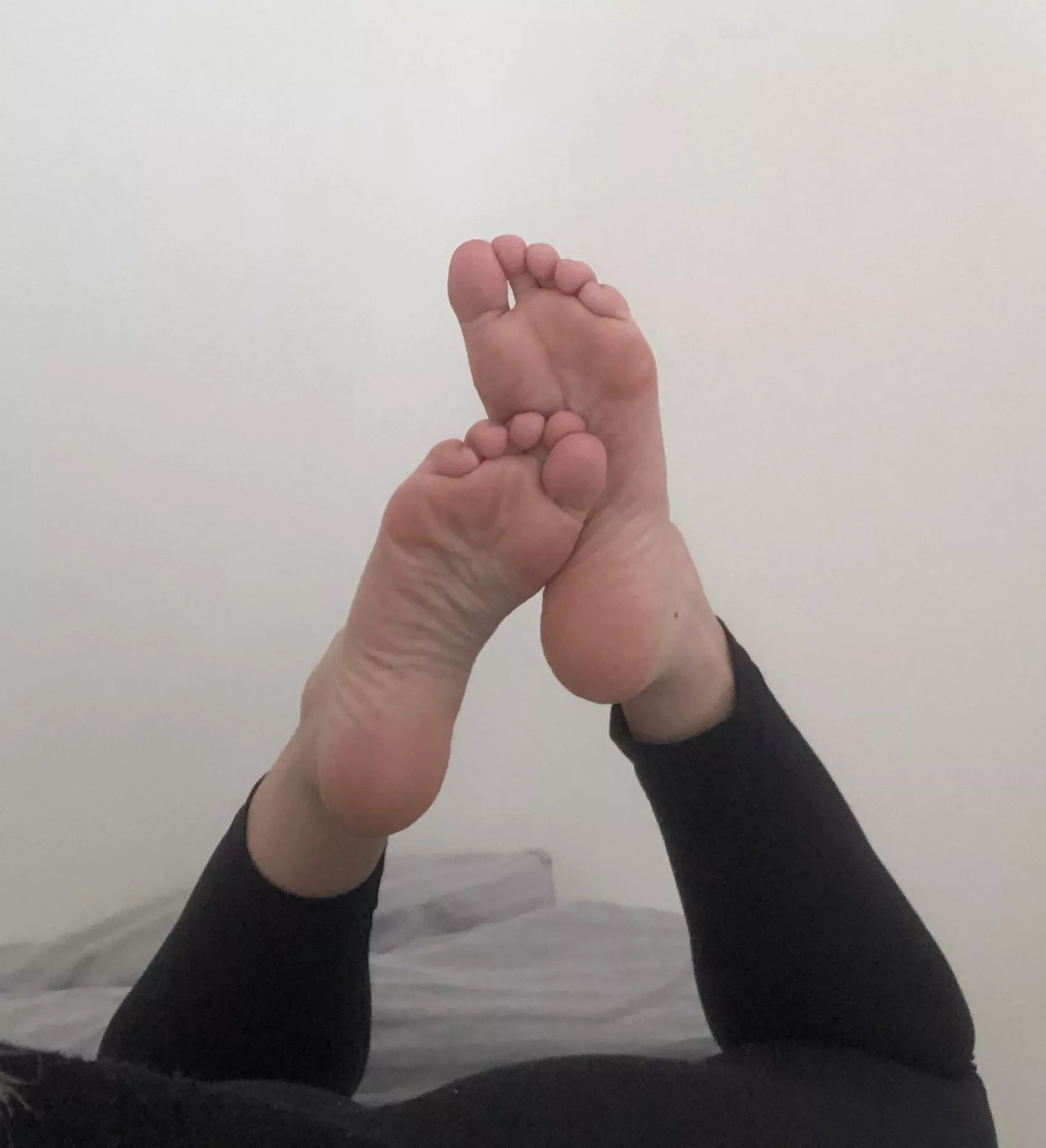 Just got my feet sucked and I loved it! Does anyone want to be next?