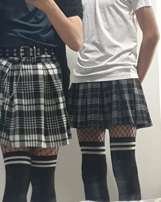 Just two friends in skirts ^^