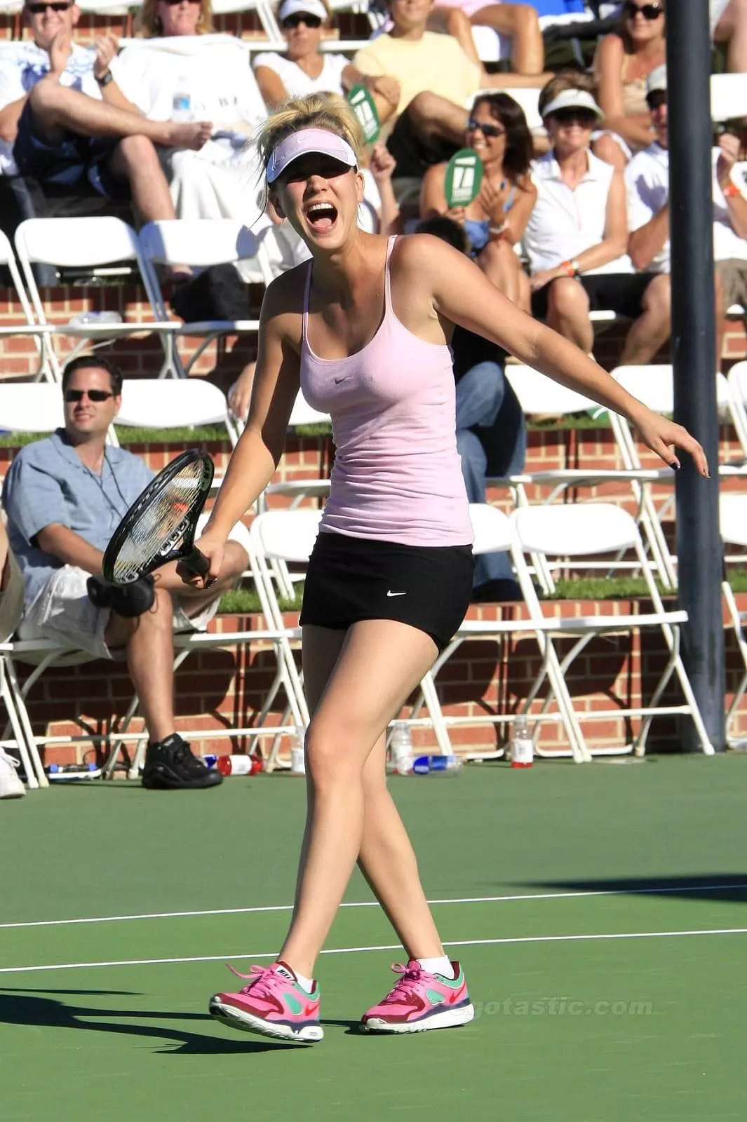 Kaley Cuoco- tennis playing hottie