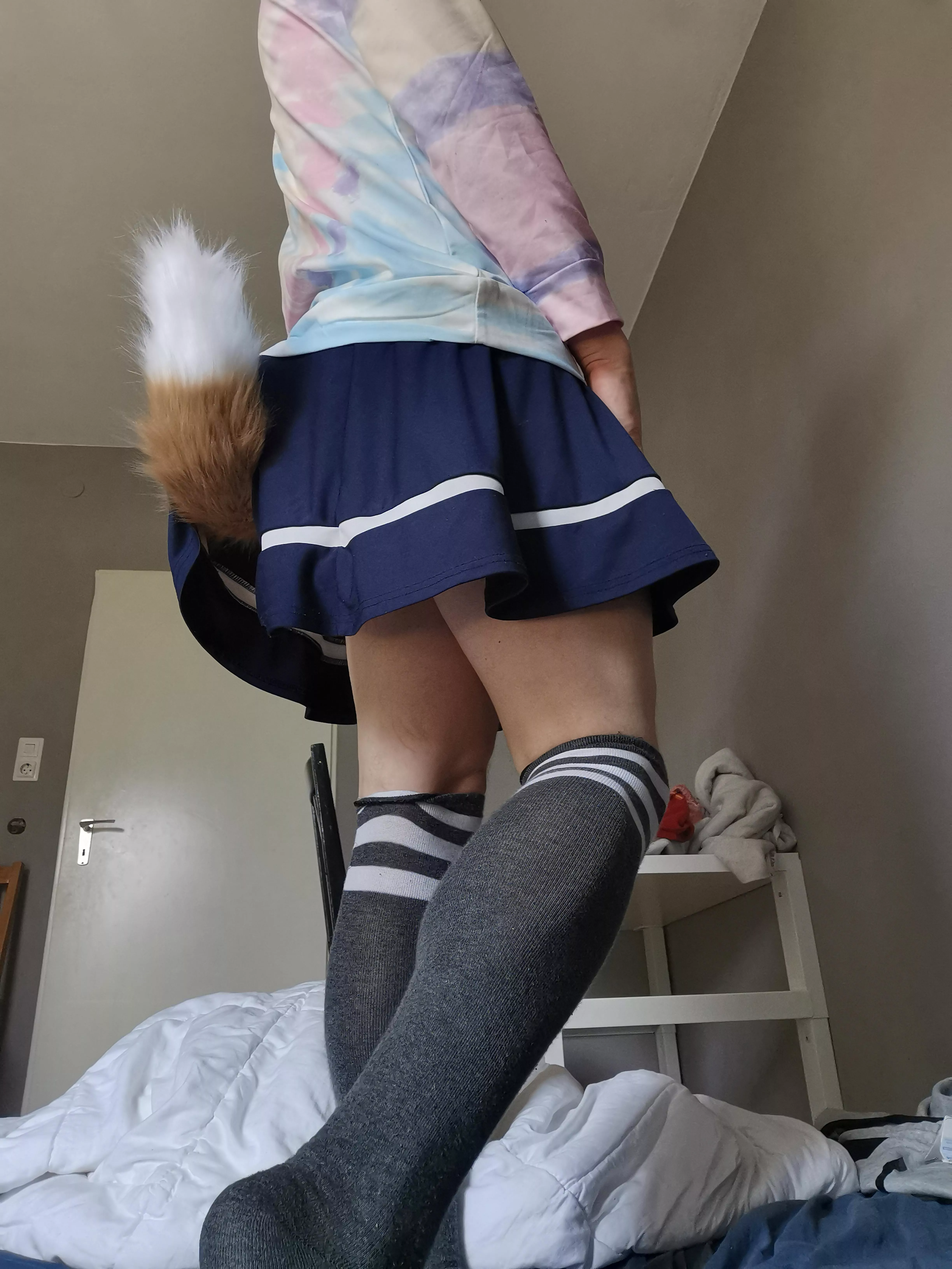 kitsune femboy wishes all a Nice femboy Friday ðŸ¤­