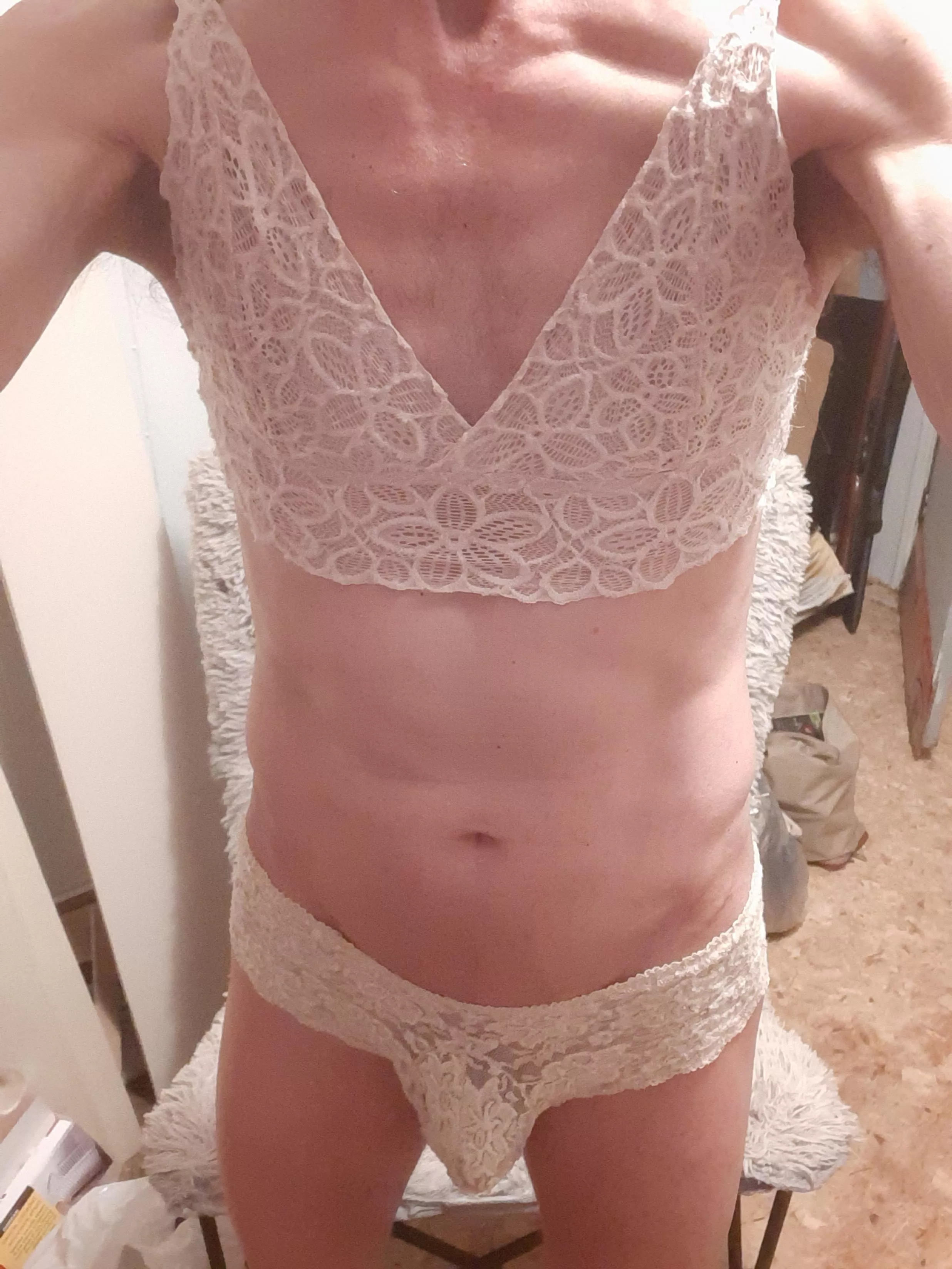 Lace all around tonite