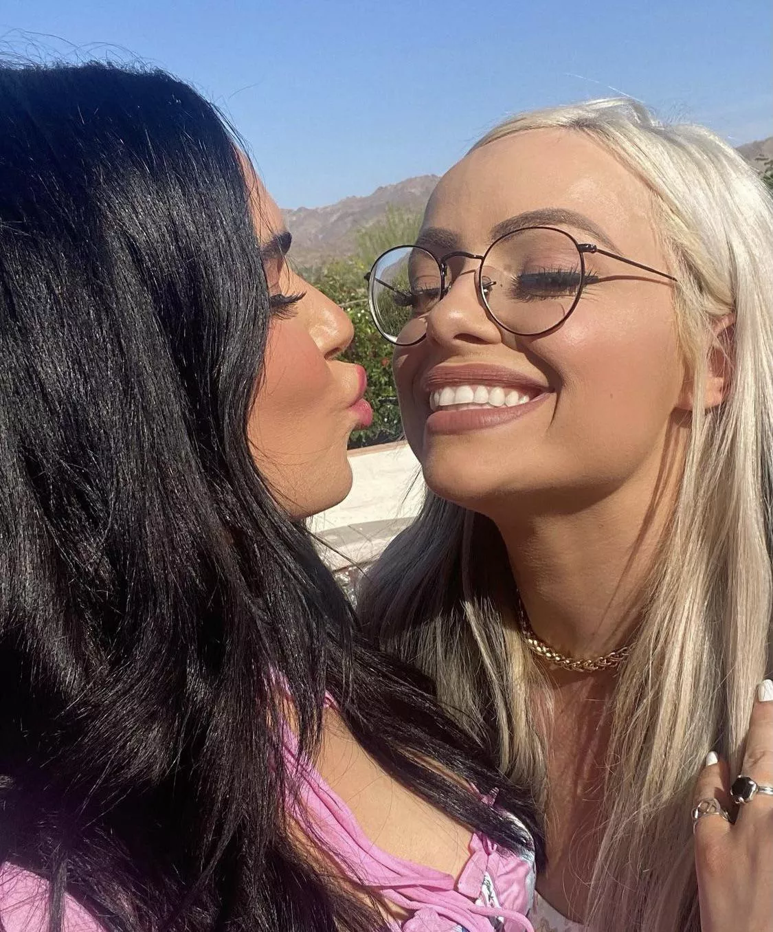 Lana & Liv